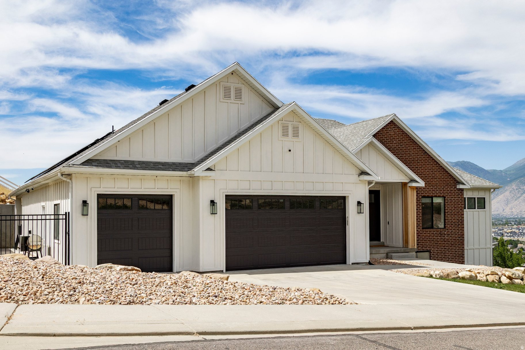 OAKRIDGE COVE - Residential