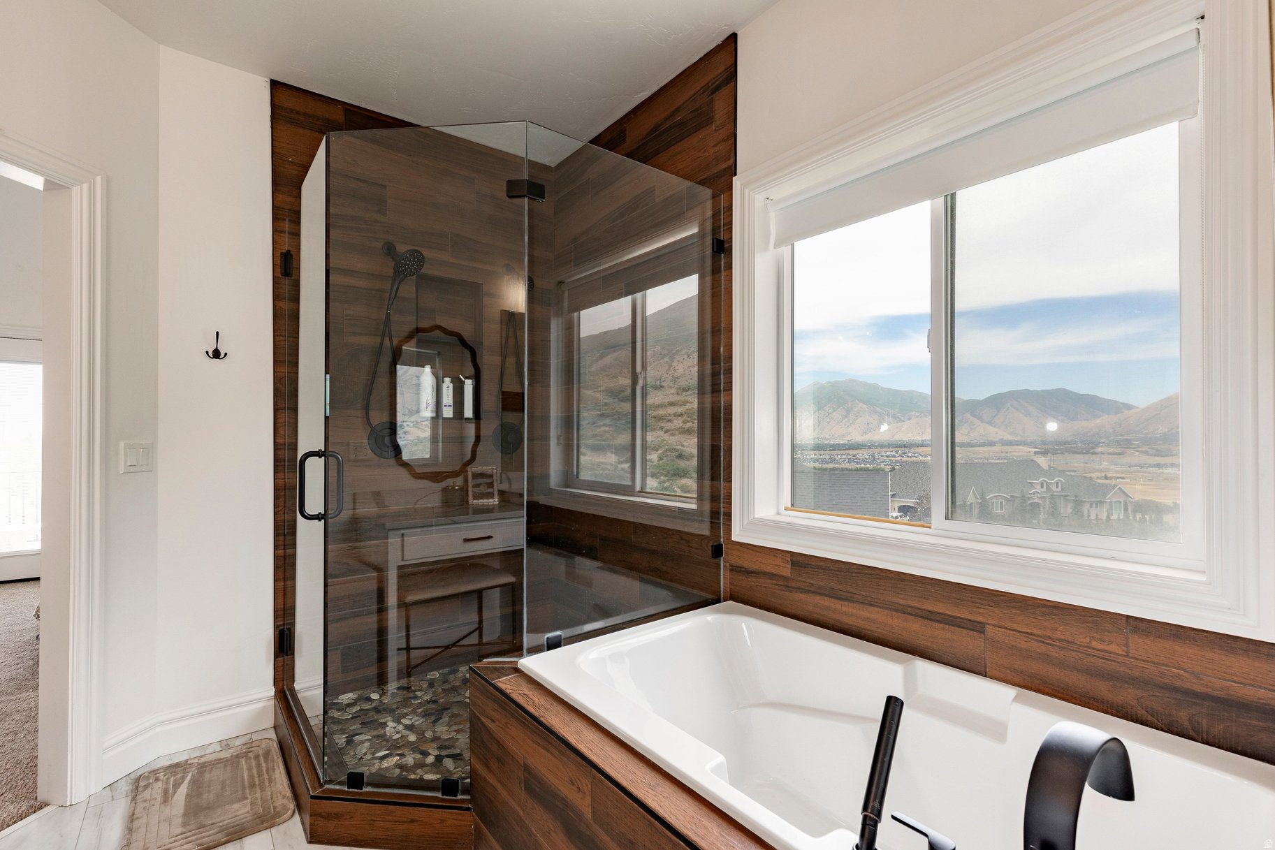 OAKRIDGE COVE - Residential