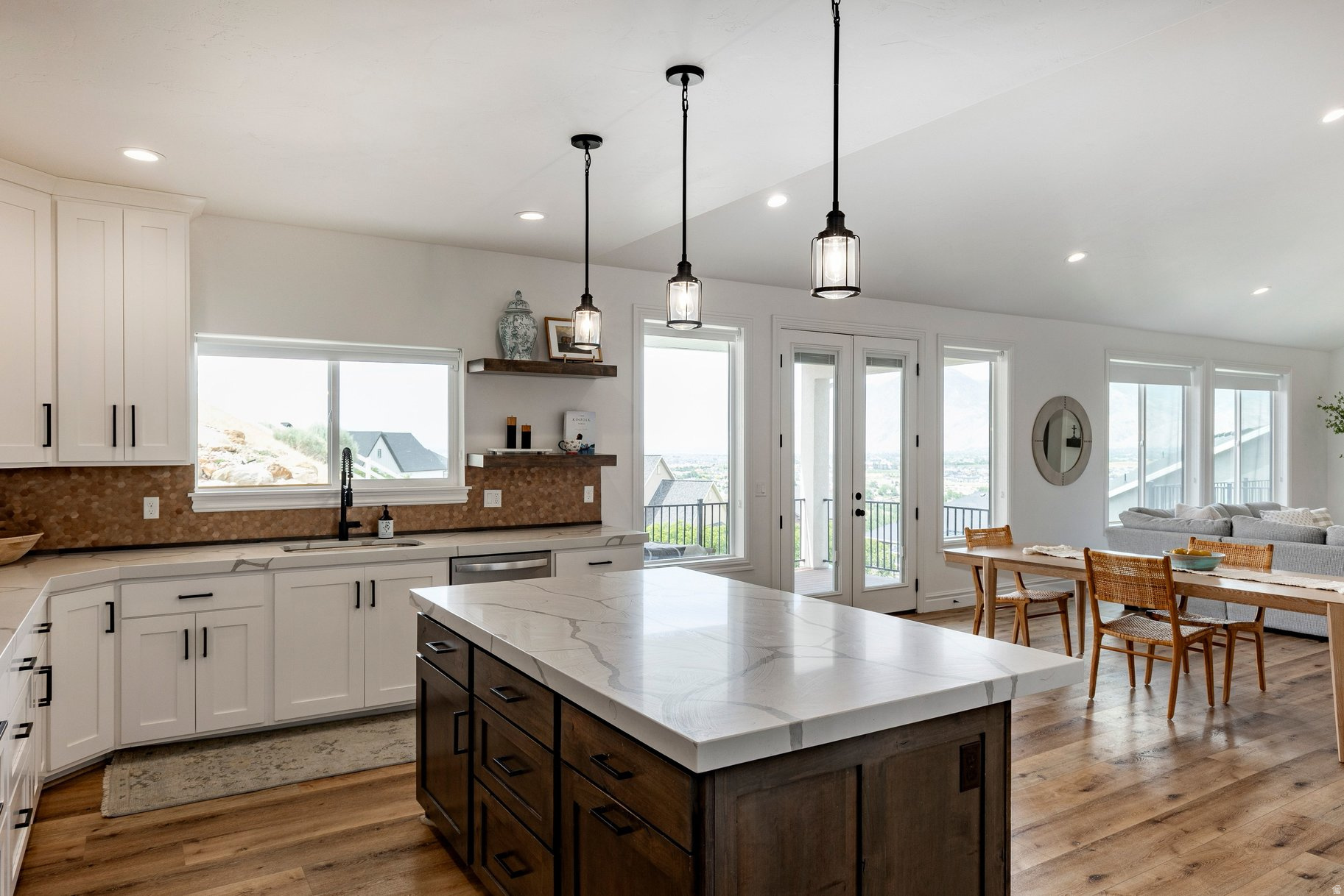OAKRIDGE COVE - Residential