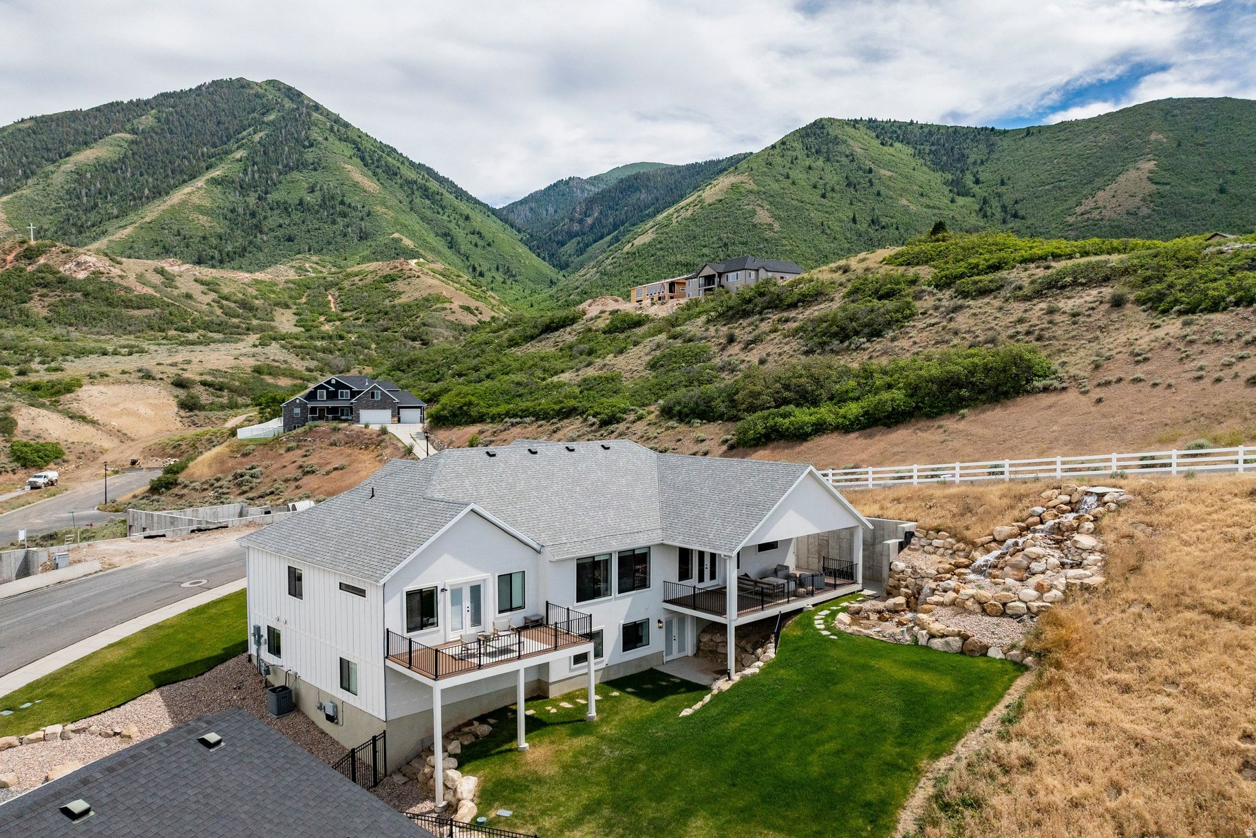 OAKRIDGE COVE - Residential