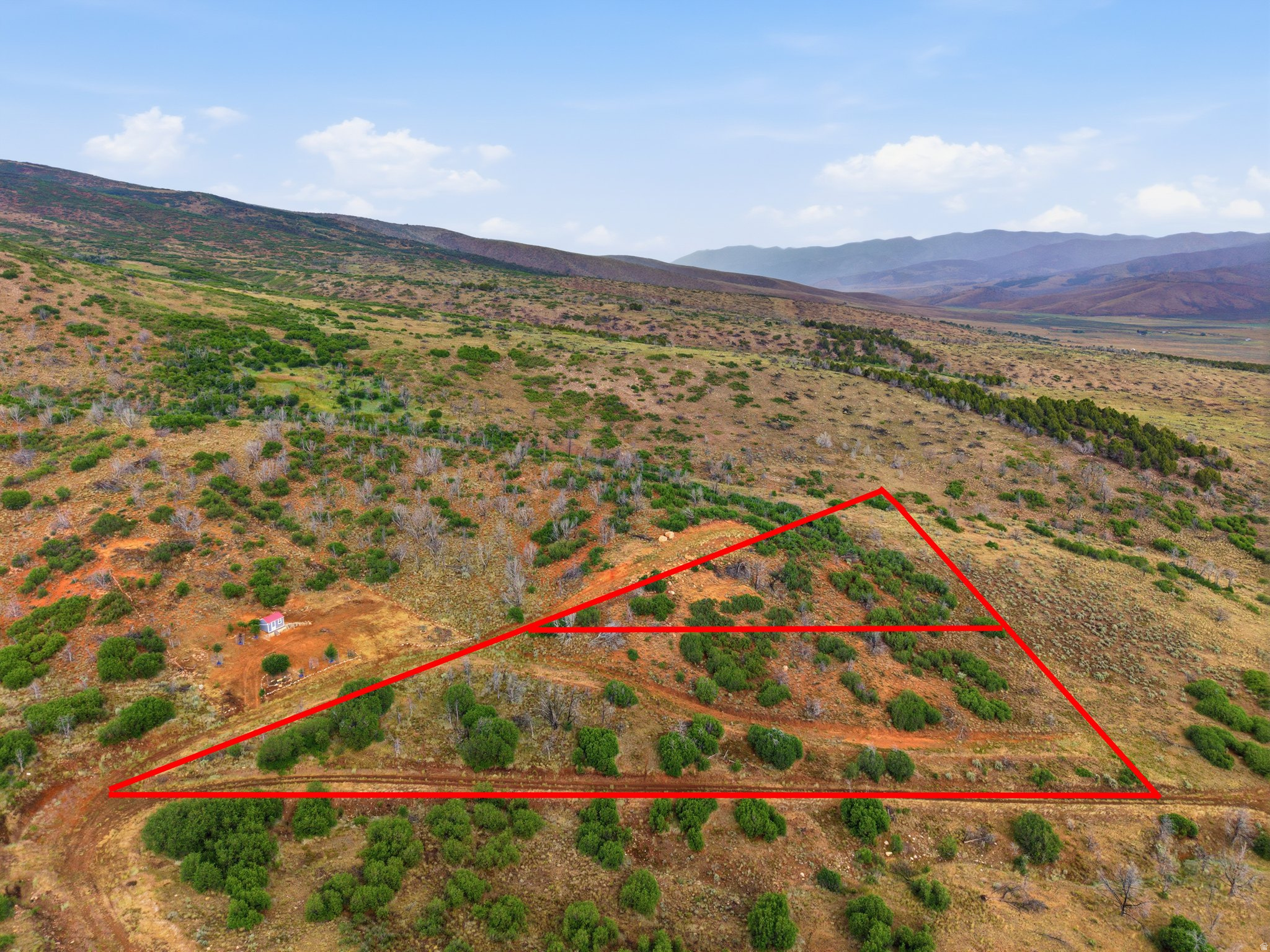 2 Indian Ridge view lots combined to make over 2 acres. Lots I-4 & I-5. No need to race to and compete for a public camp-spot when you own your own little piece of heaven. Enjoy the starlit nights and abundant wildlife. POA dues are only $20 per month for both lots. Power, sewer and gas are NOT available at Indian Ridge (only water). POA does not allow livestock or fencing.