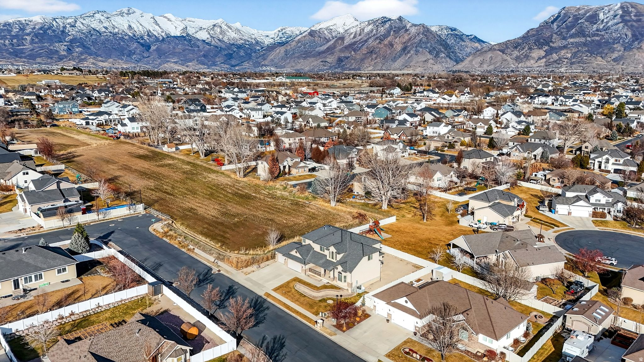 HUNTERS GROVE - Residential