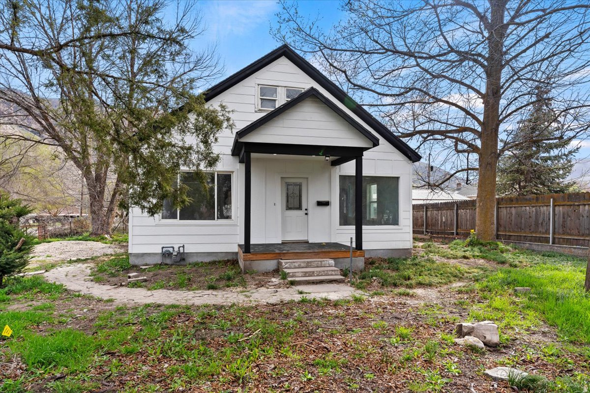 This property has been recently remodeled with many upgrades, Located in a quiet Brigham City neighborhood. Beautiful hardwood floors.