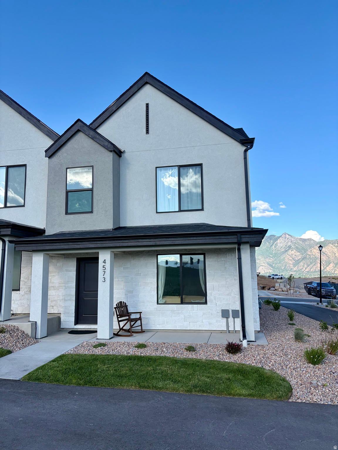 Beautiful end-unit townhouse in the highly desirable Inverness development, offering an exceptional location with stunning mountain views and direct access to nearby trails. Backing directly to the community center and amenities, you'll enjoy a large grassy area, pickleball courts, swimming pool, pavilion, and plenty of open space right outside your door.  Surrounded by mountains and outdoor recreation, this home provides the perfect balance of convenience and active living. Whether you're enjoying the community amenities, exploring the trail system, or taking in the scenic views, this location offers an outstanding lifestyle for families and outdoor enthusiasts alike.