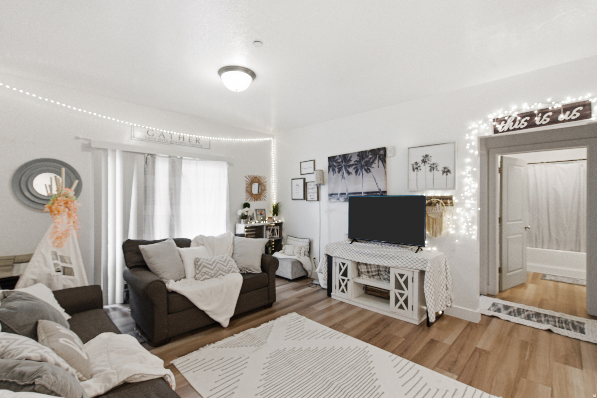 WEST SQUARE CONDO - Residential