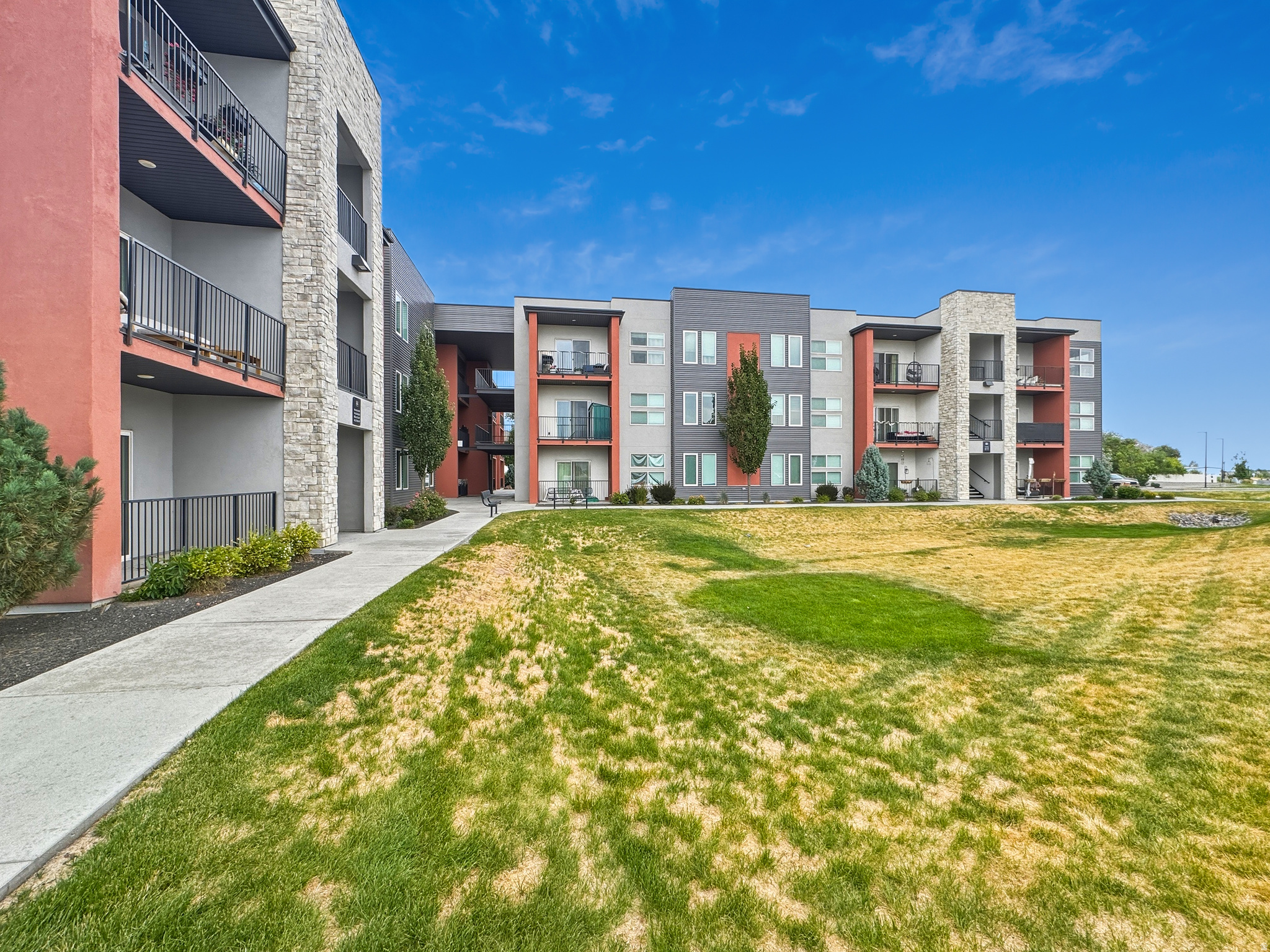 WEST SQUARE CONDO - Residential
