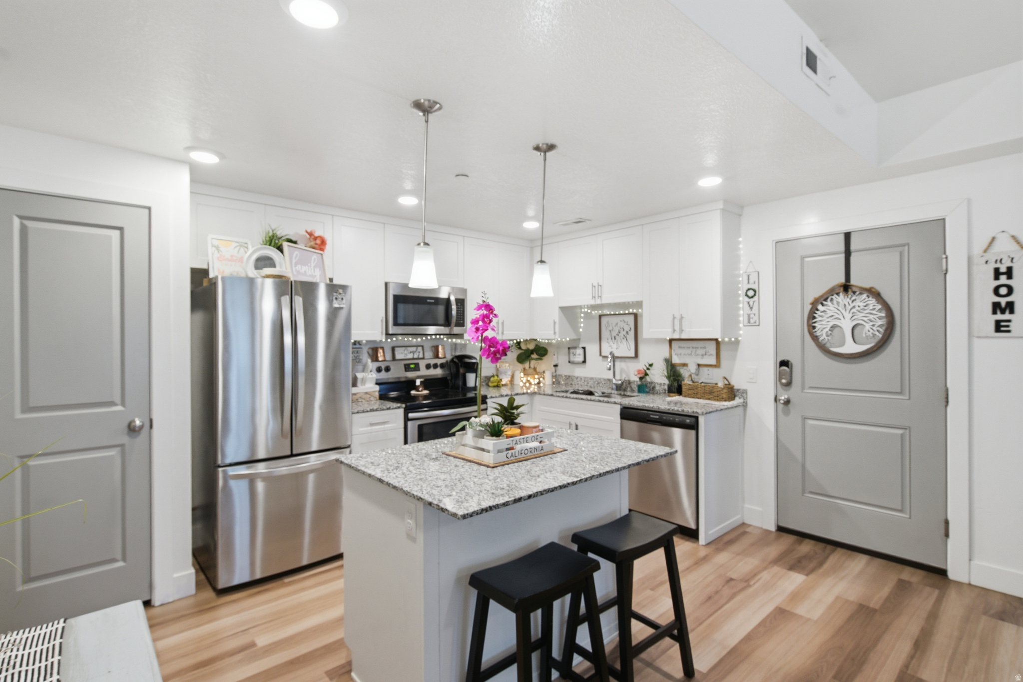 WEST SQUARE CONDO - Residential