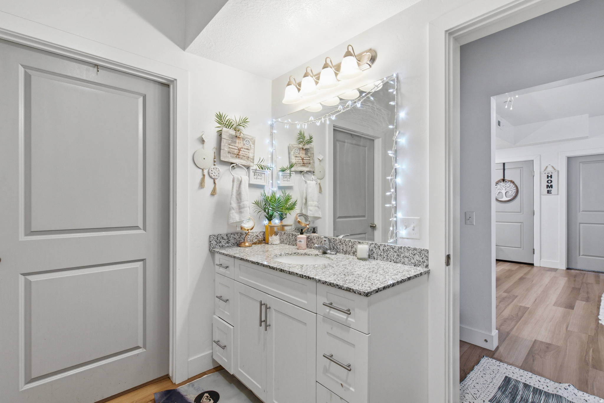 WEST SQUARE CONDO - Residential