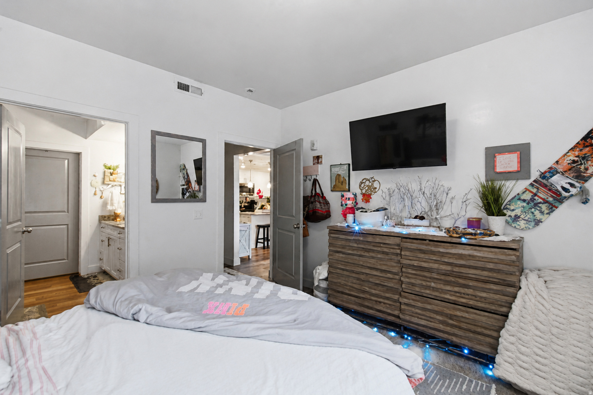 WEST SQUARE CONDO - Residential