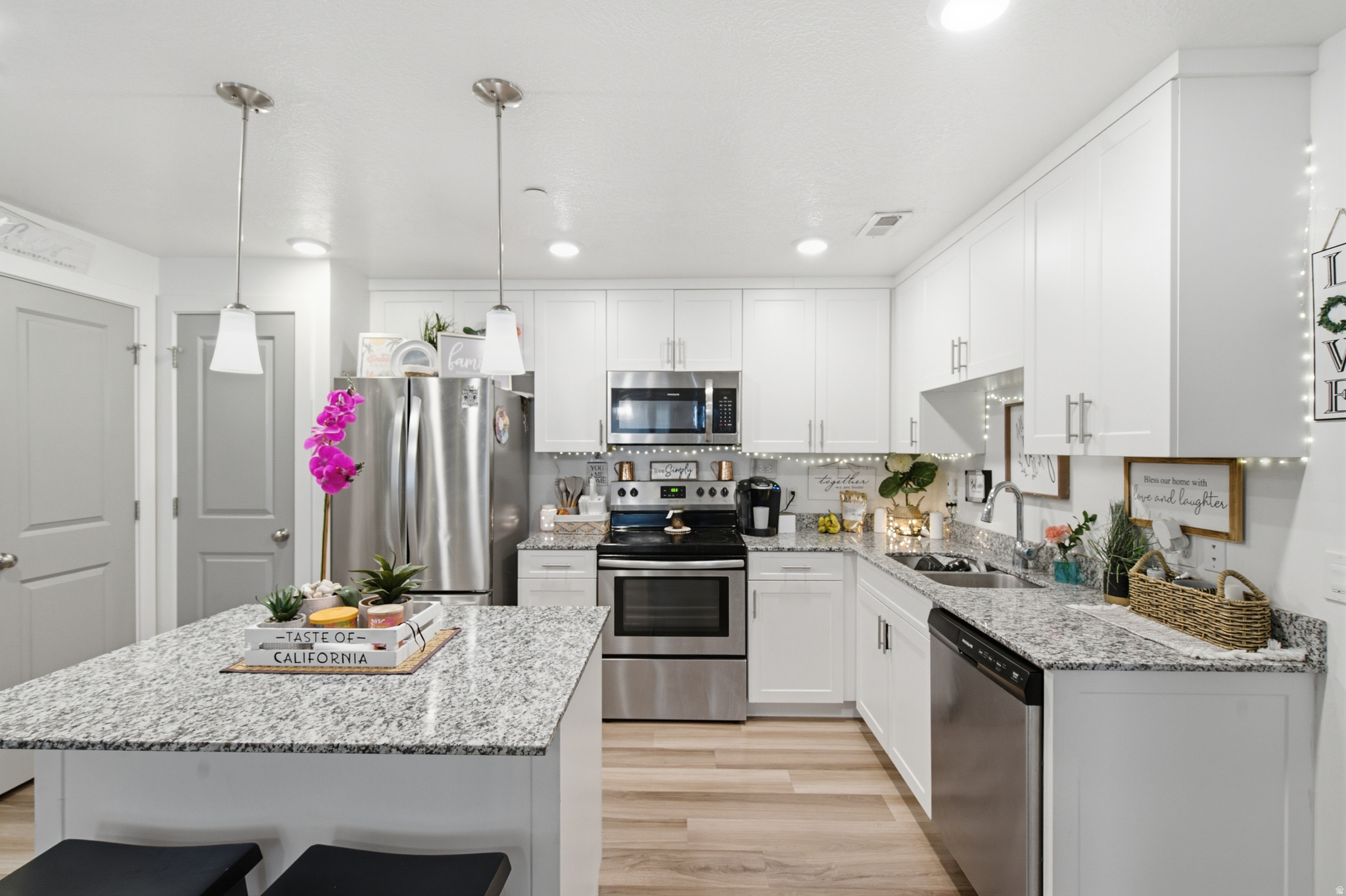 WEST SQUARE CONDO - Residential