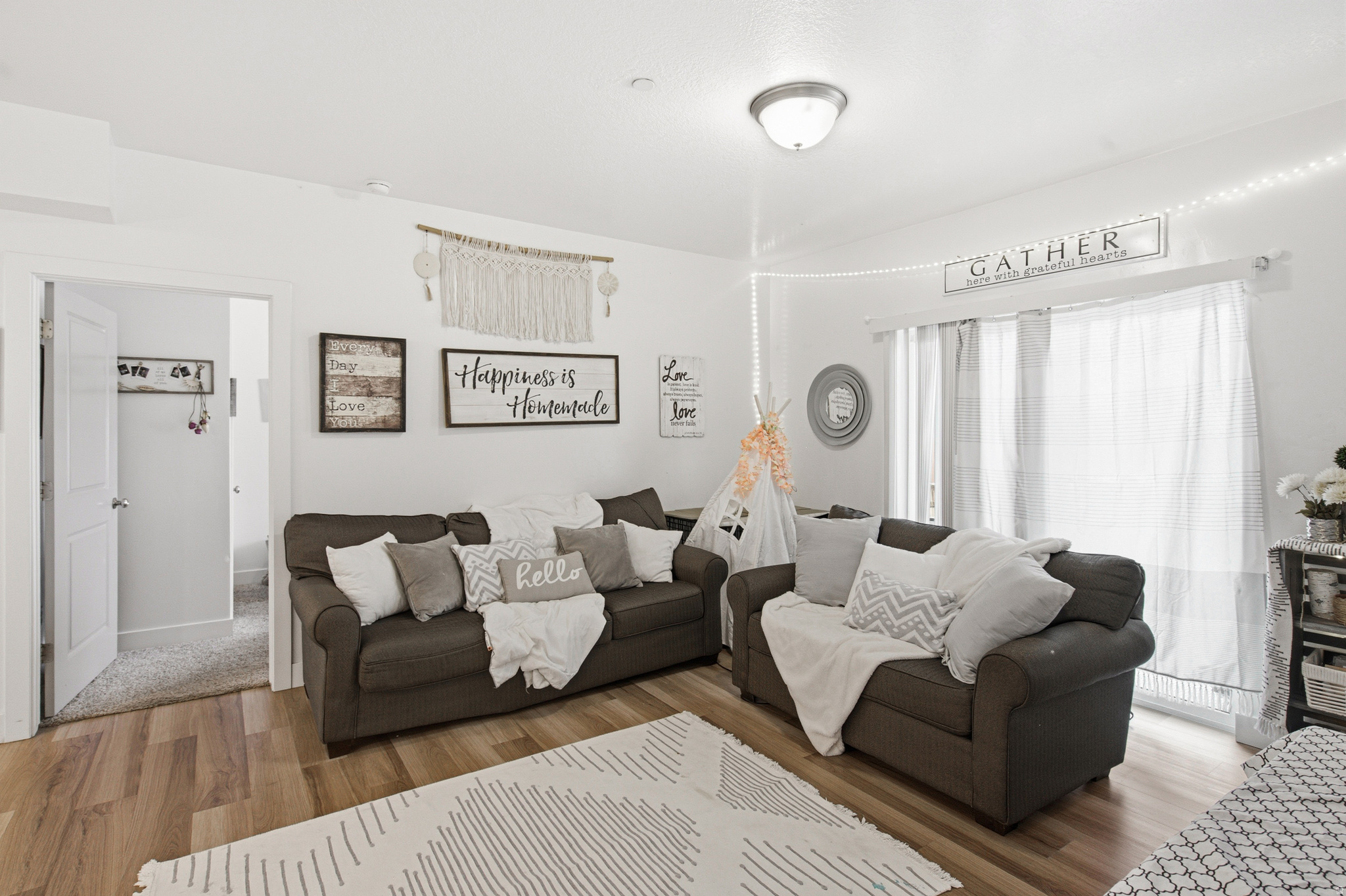 WEST SQUARE CONDO - Residential