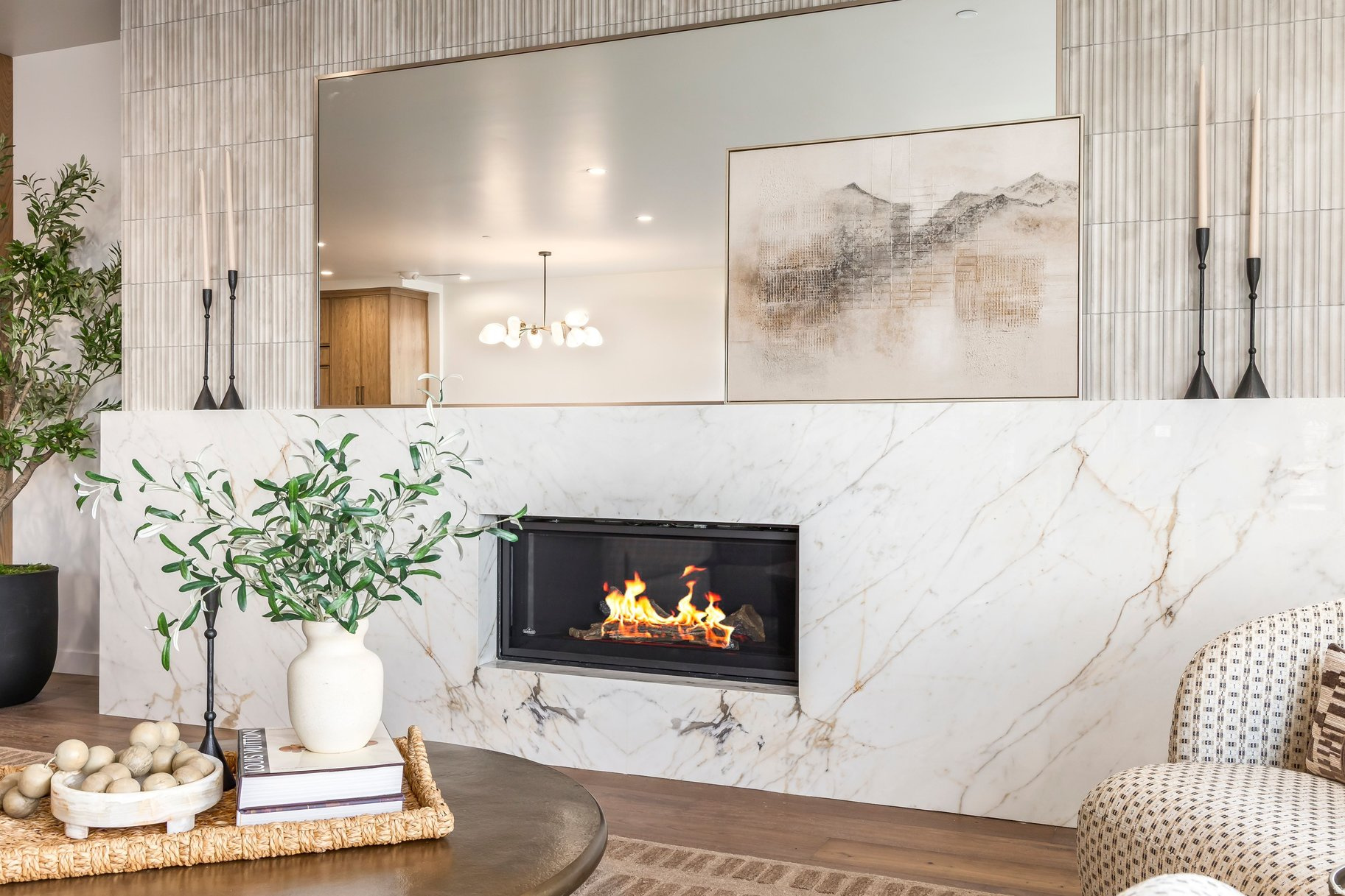 APRES CONDOMINIUMS - Residential