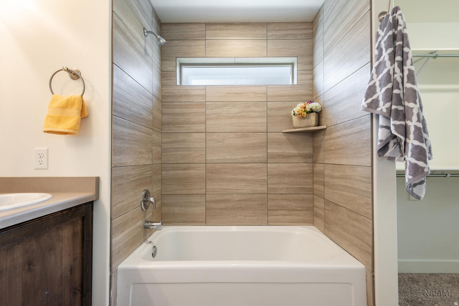 DESERT BLUFF AT DESERT CANYONS TOWNHOMES - Residential