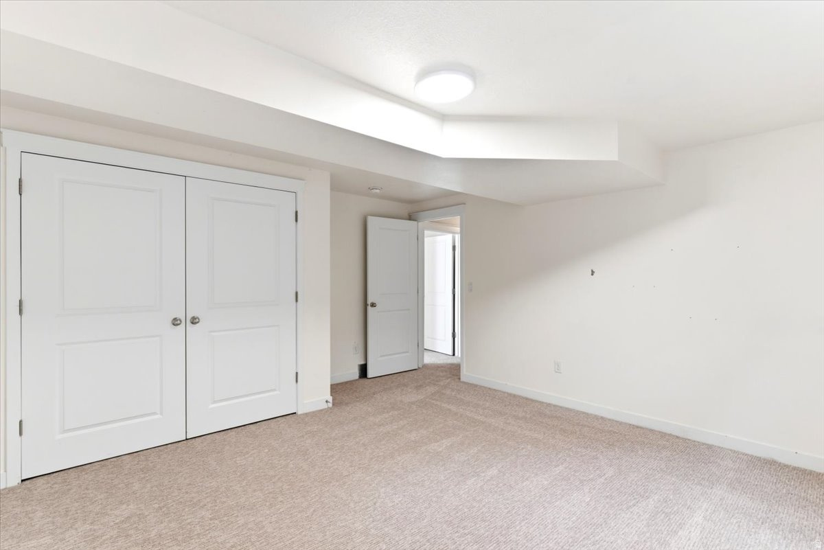 HILL FARMS - Residential
