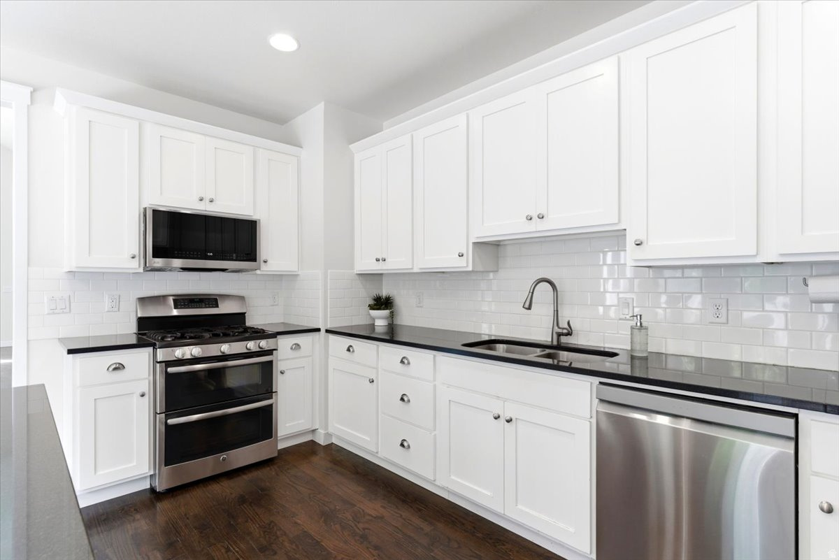 HILL FARMS - Residential