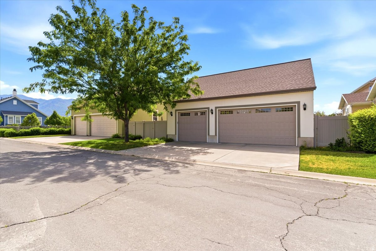 HILL FARMS - Residential