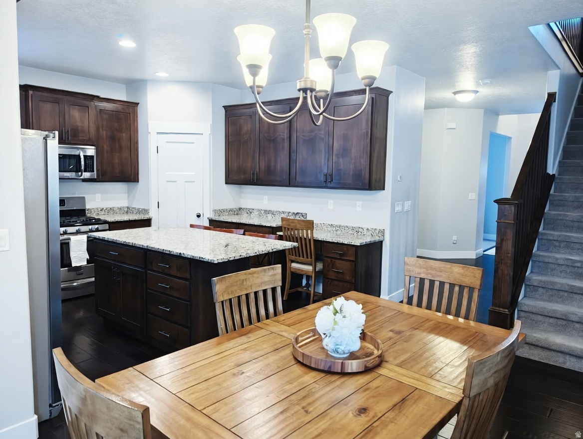 OAKRIDGE COVE - Residential