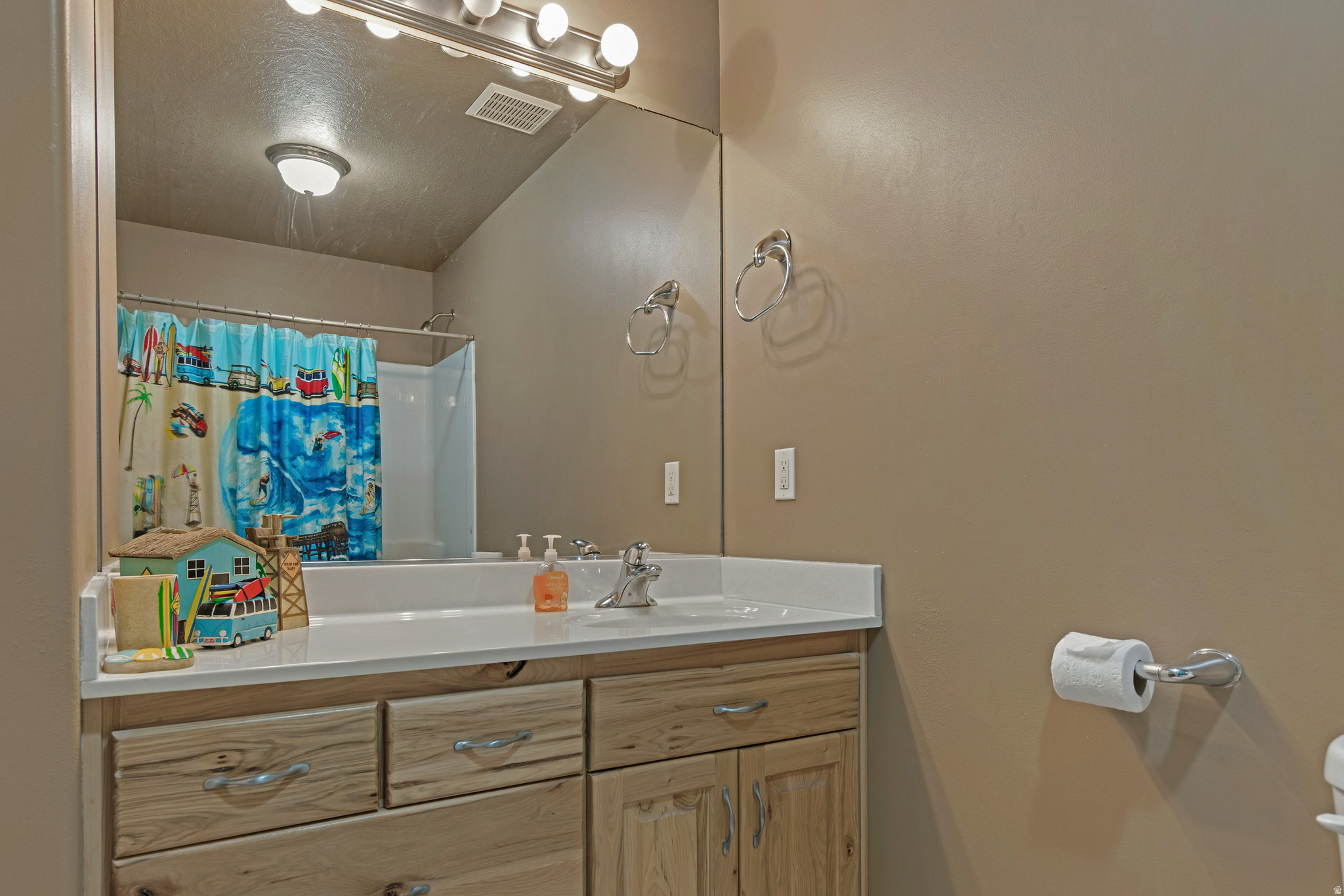 LAST CHANCE PH 1 LOT 8 - Residential