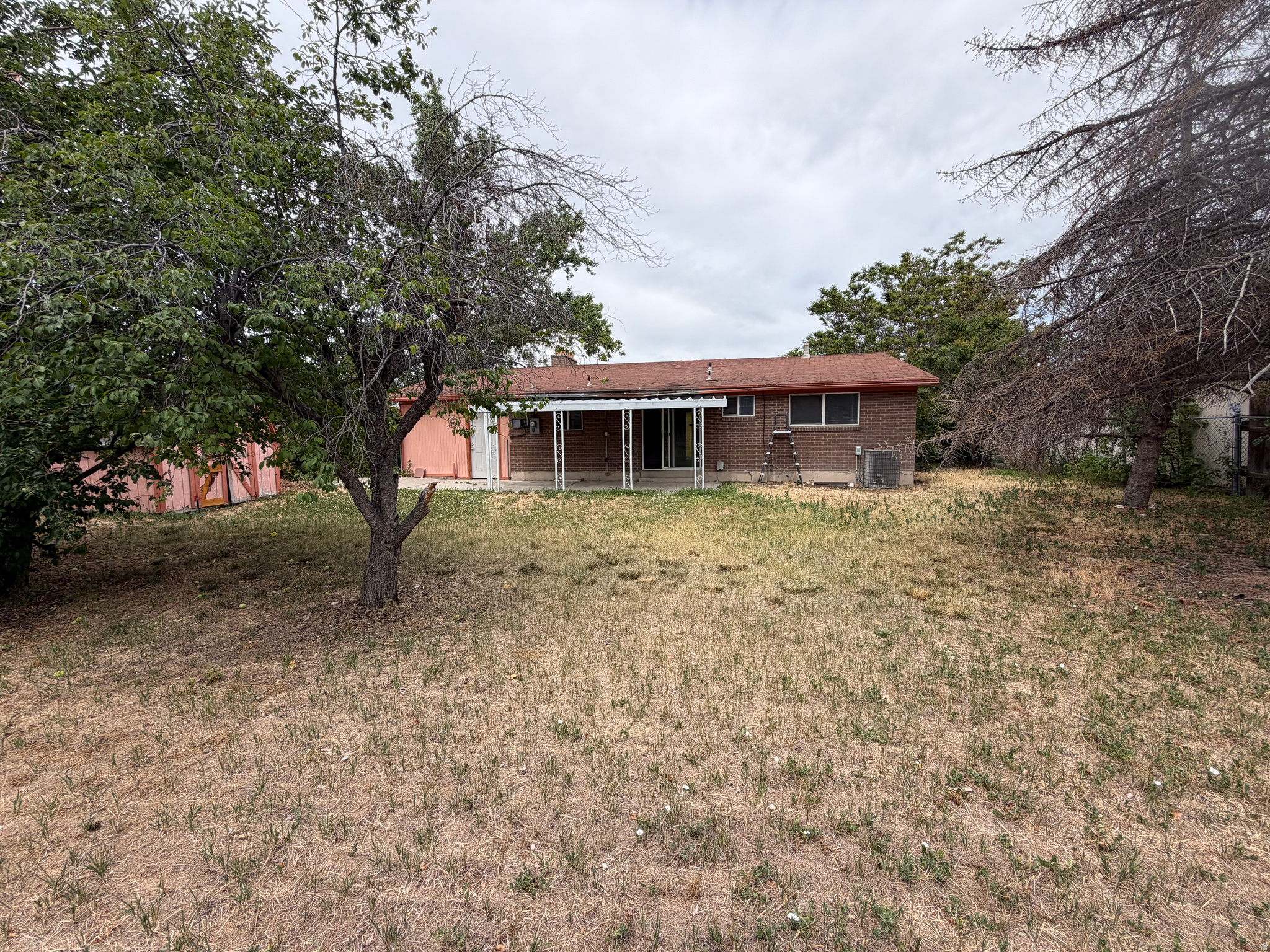 COUNTRY SQUIRE ESTATES - Residential