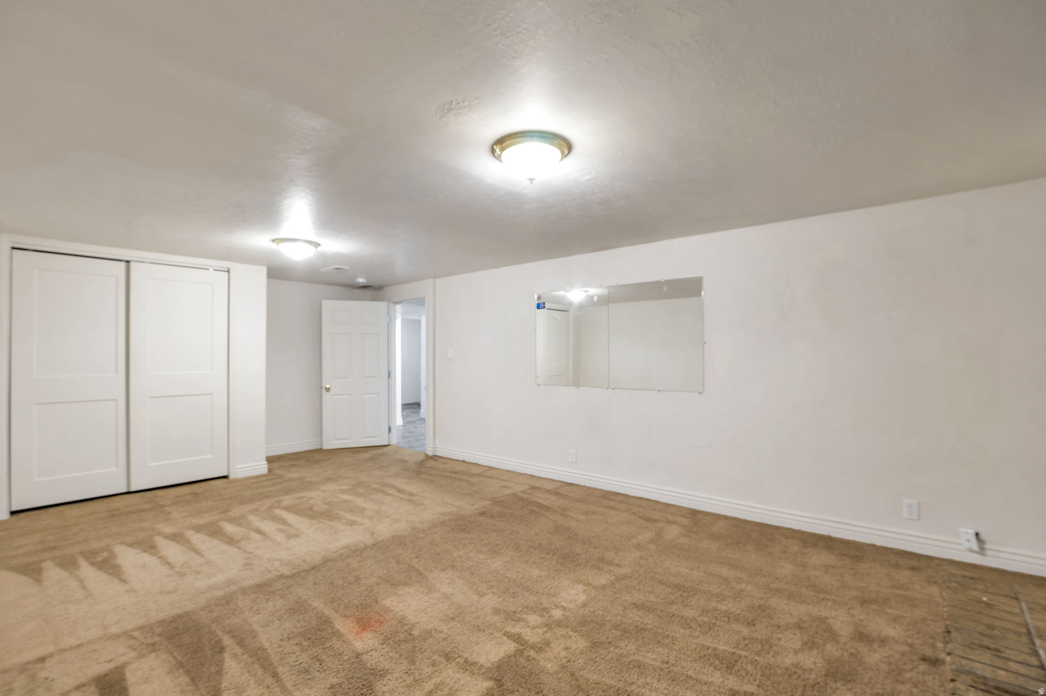 COUNTRY SQUIRE ESTATES - Residential