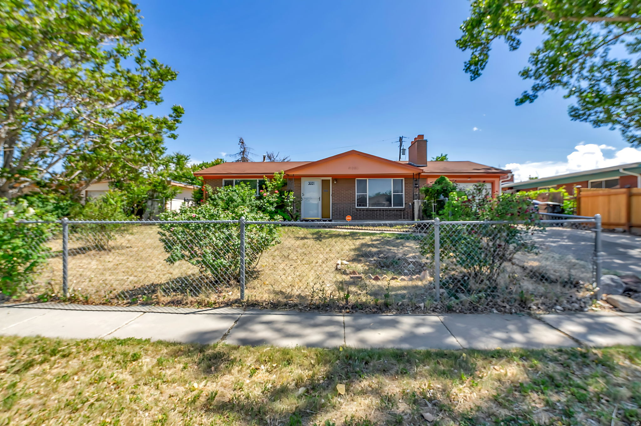 COUNTRY SQUIRE ESTATES - Residential