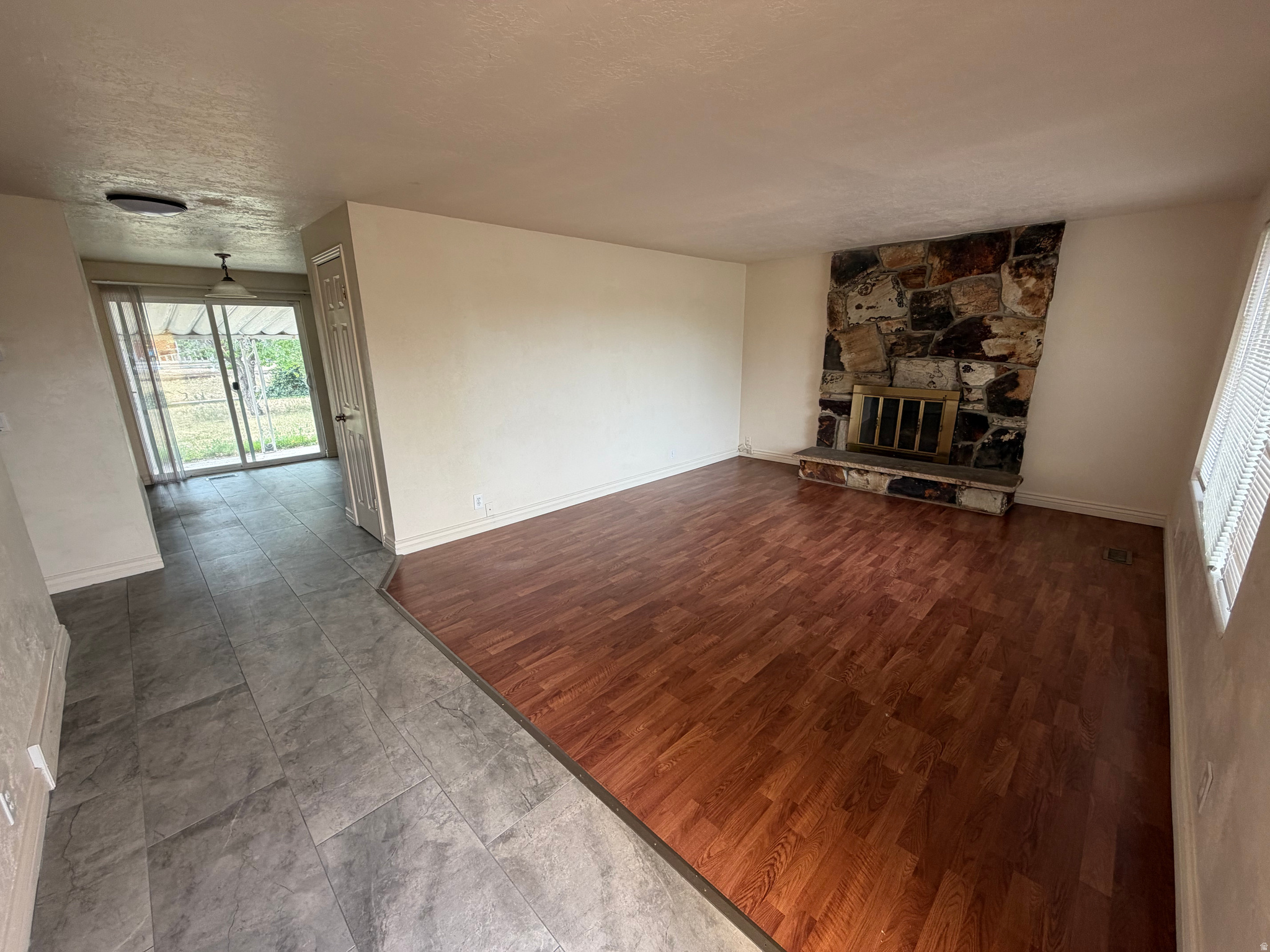 COUNTRY SQUIRE ESTATES - Residential