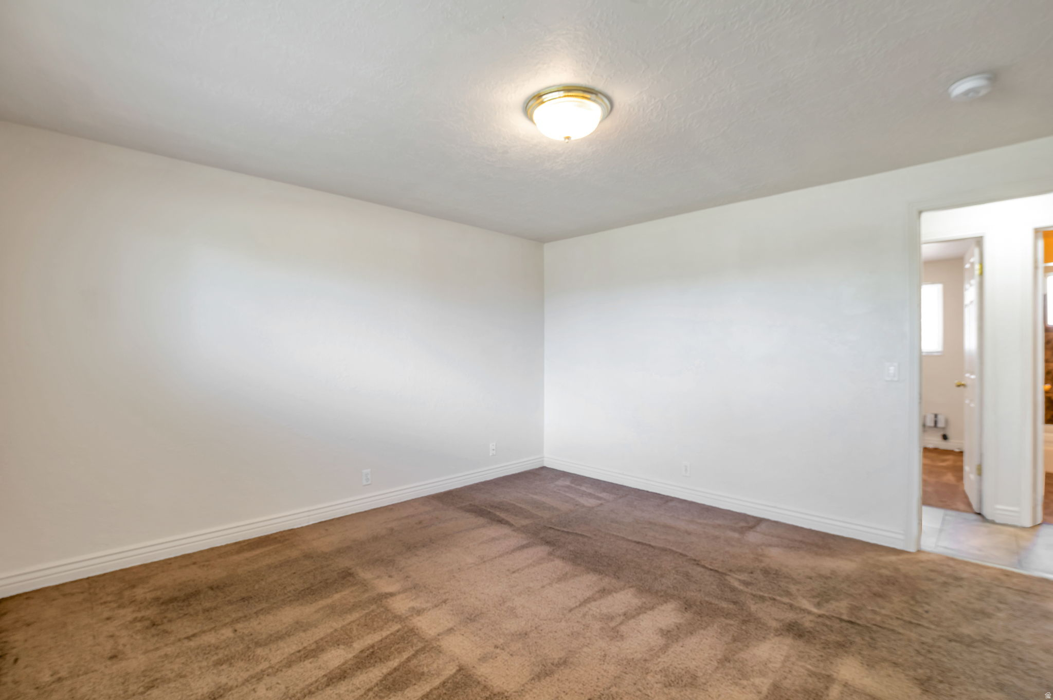 COUNTRY SQUIRE ESTATES - Residential