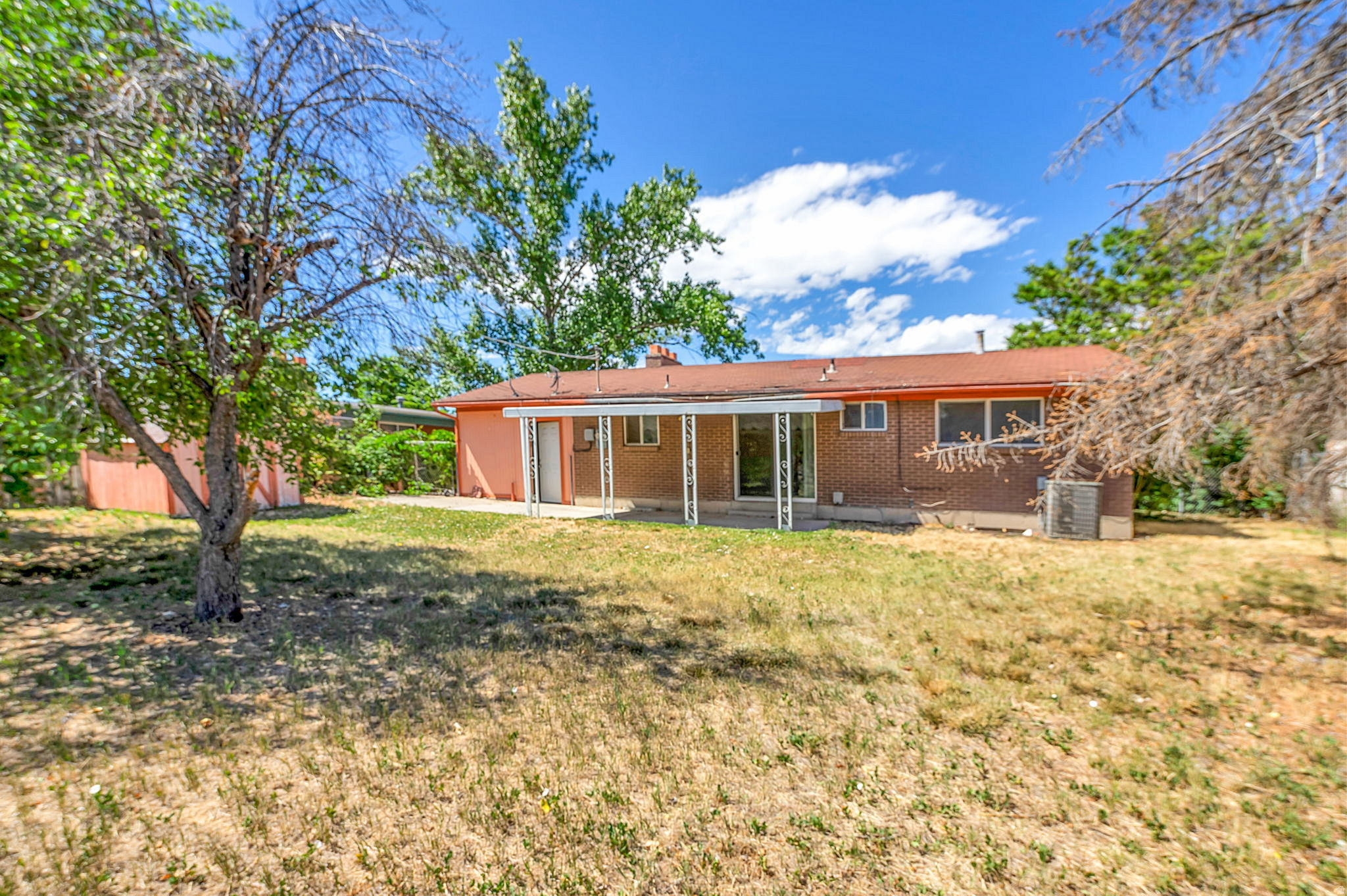 COUNTRY SQUIRE ESTATES - Residential