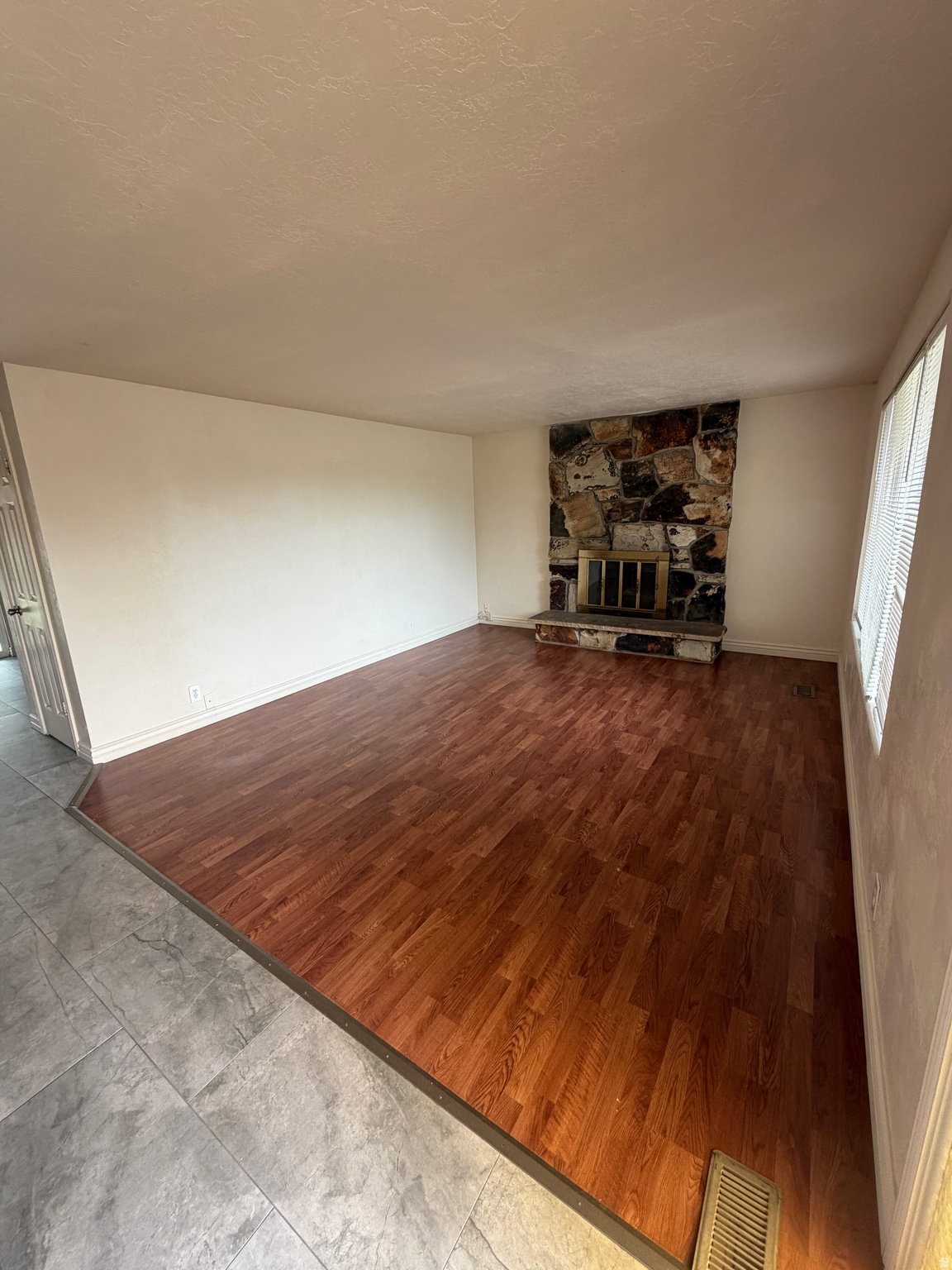 COUNTRY SQUIRE ESTATES - Residential