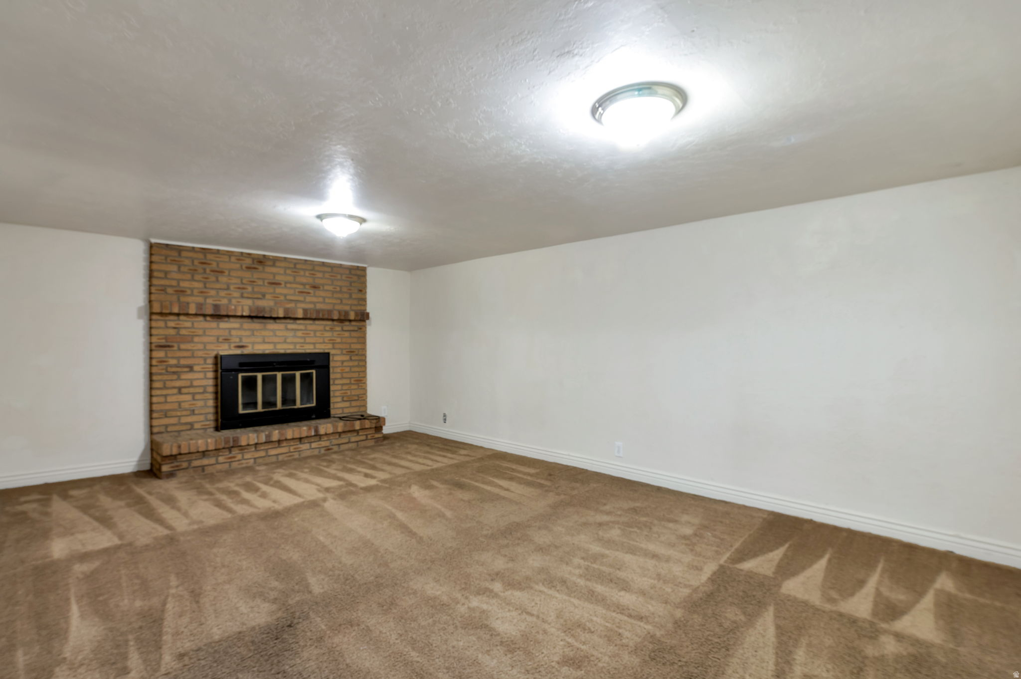 COUNTRY SQUIRE ESTATES - Residential