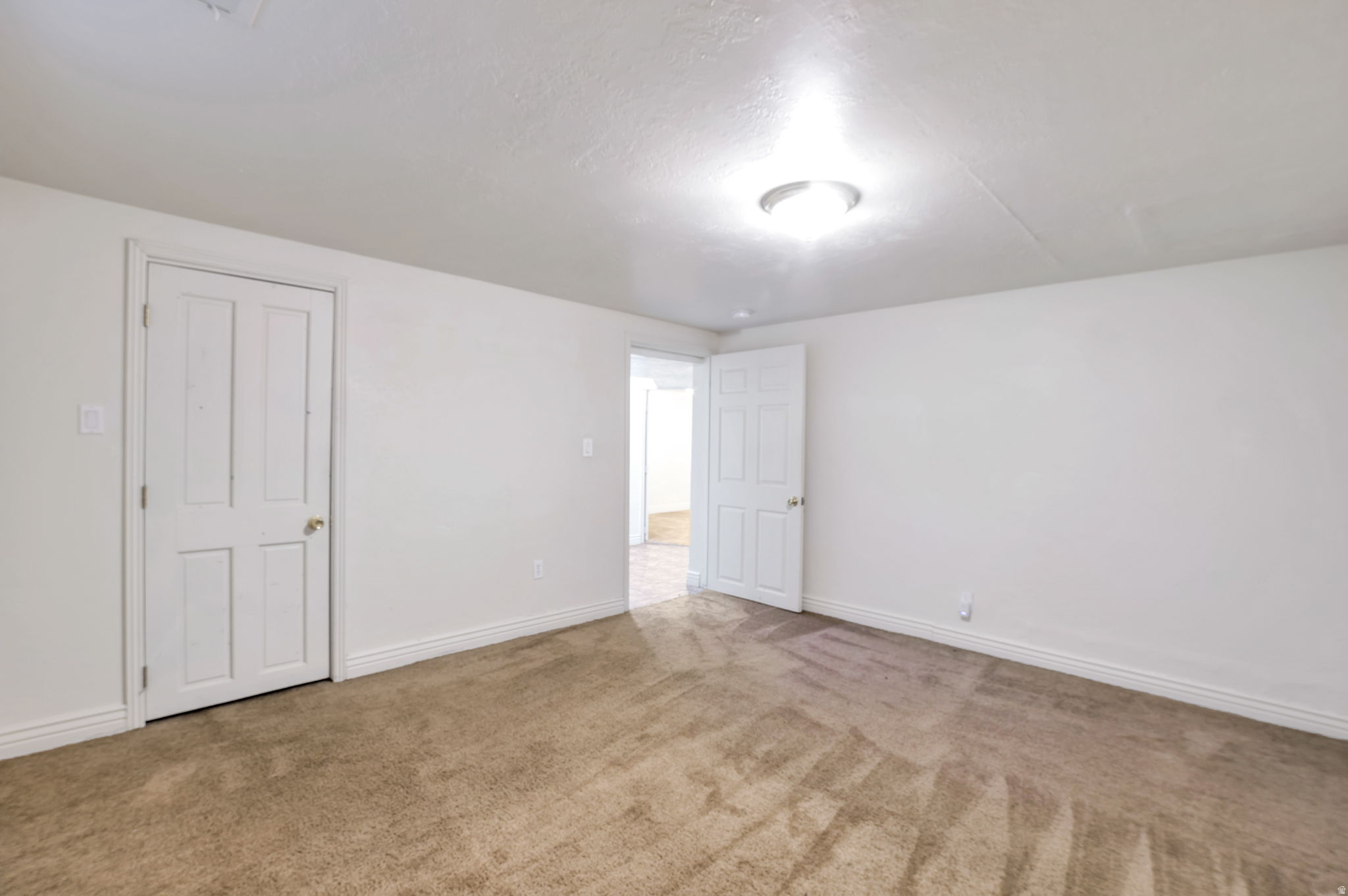 COUNTRY SQUIRE ESTATES - Residential