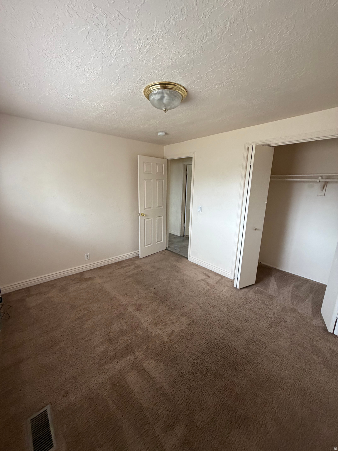 COUNTRY SQUIRE ESTATES - Residential
