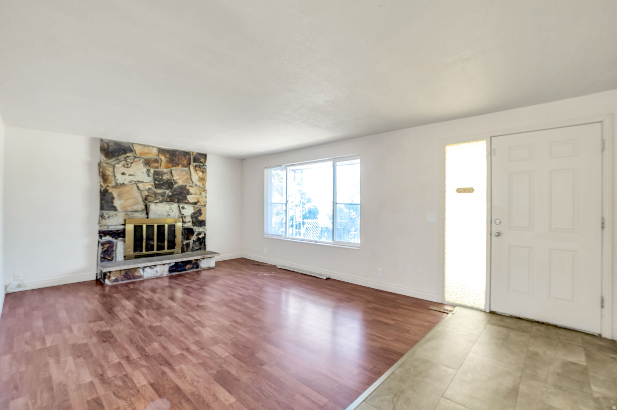 COUNTRY SQUIRE ESTATES - Residential