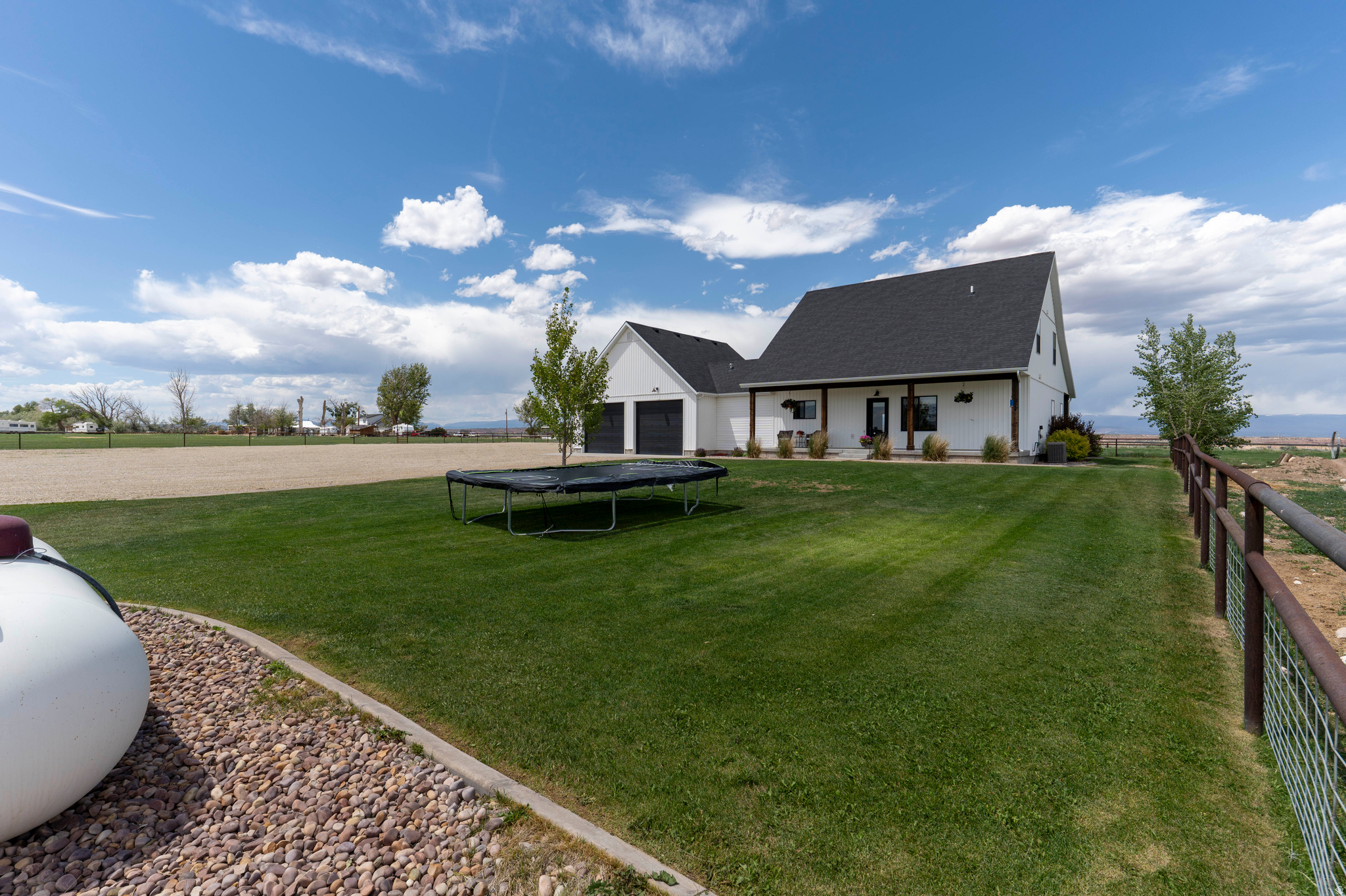 BROADHEAD MINOR - Residential