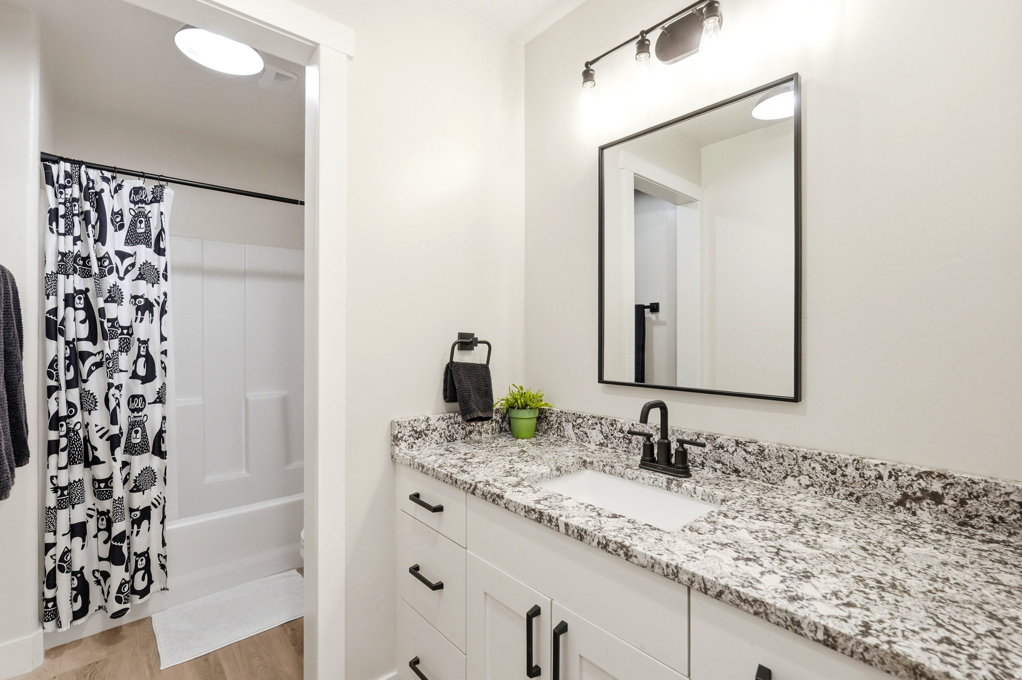 BROADHEAD MINOR - Residential