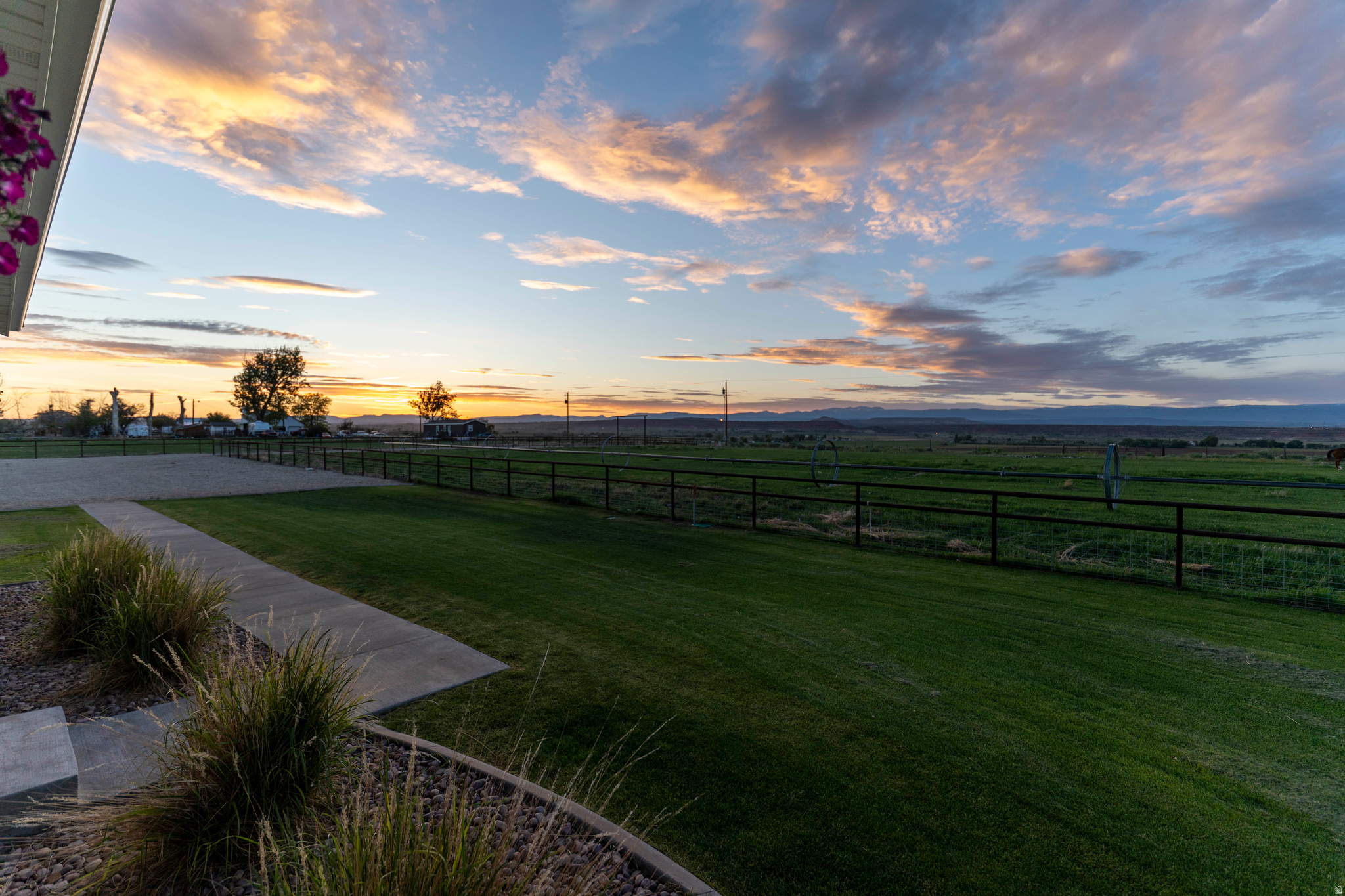 BROADHEAD MINOR - Residential