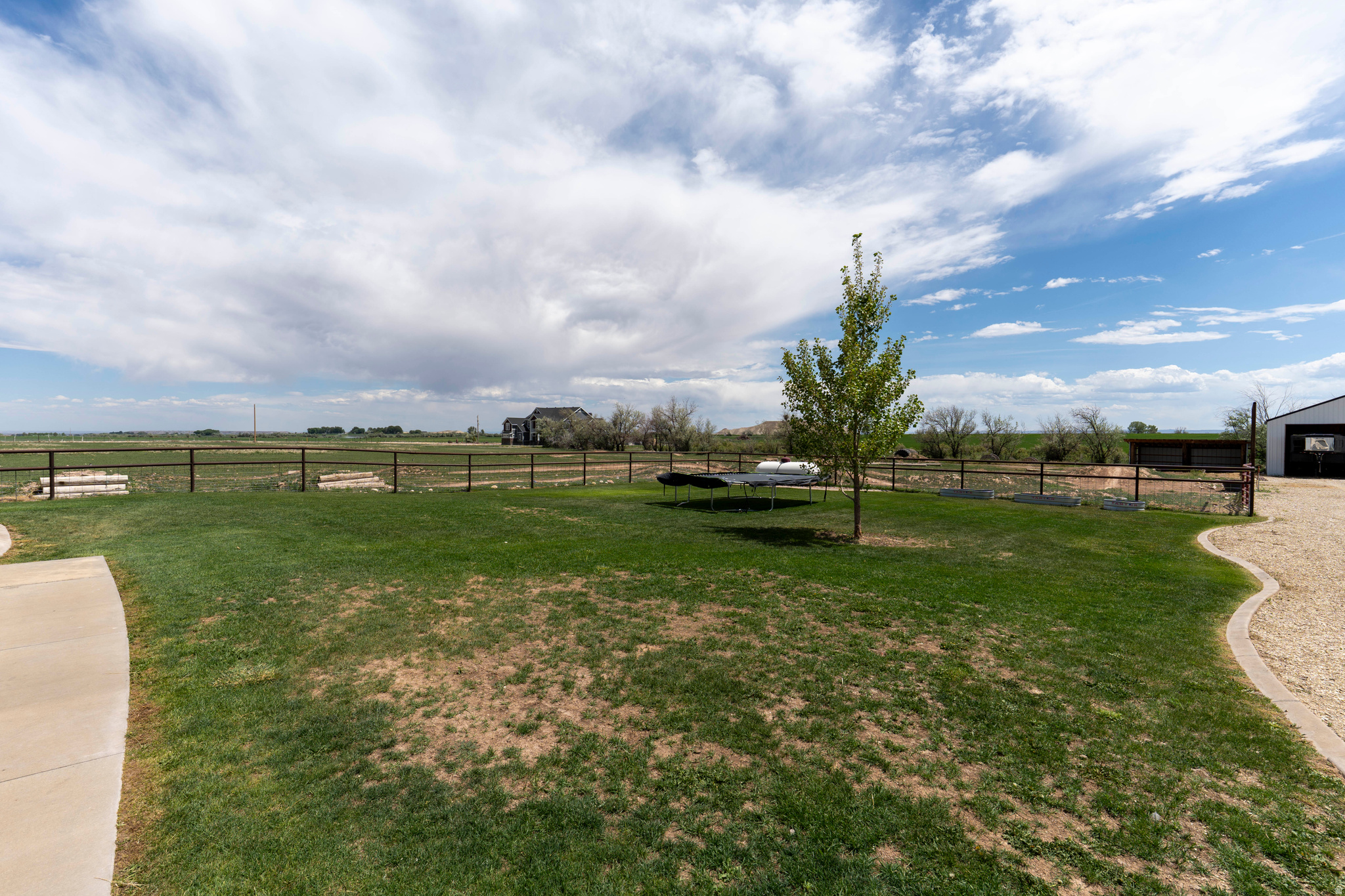 BROADHEAD MINOR - Residential