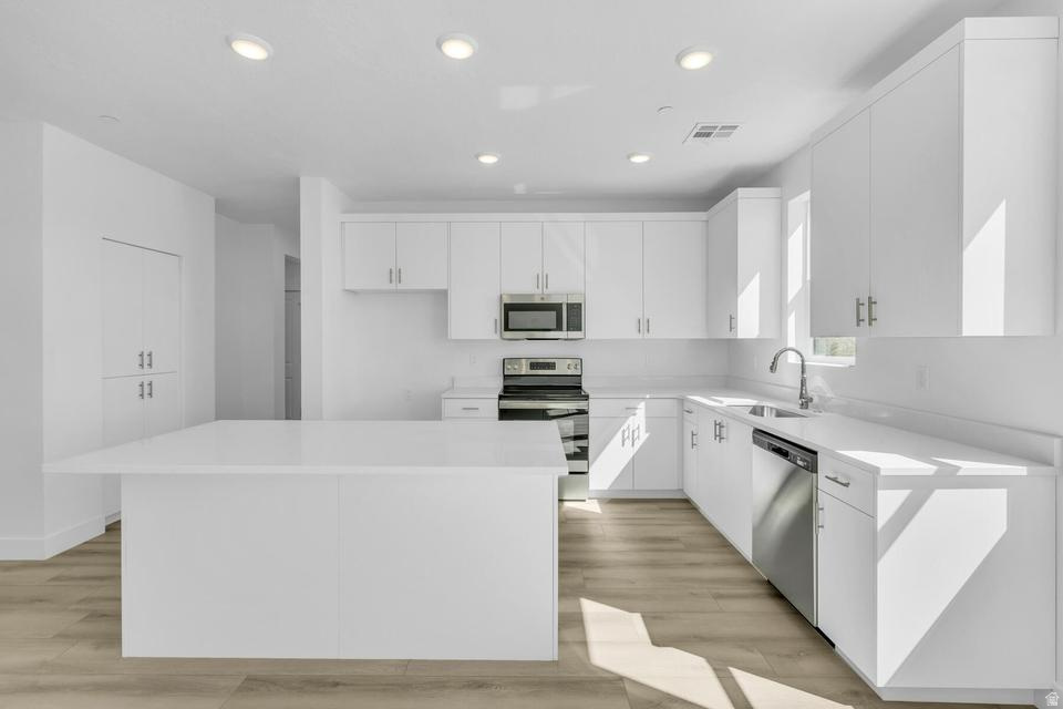 AUBURN HILLS - Residential