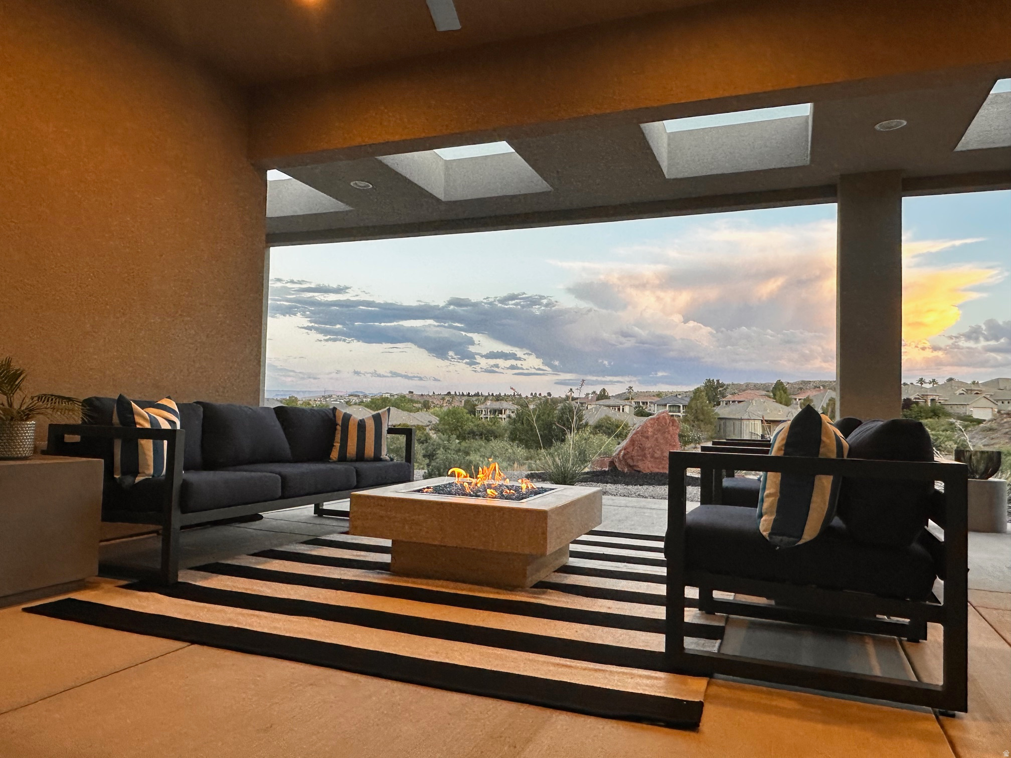 POINTE AT SUNBROOK PH 2 - Residential