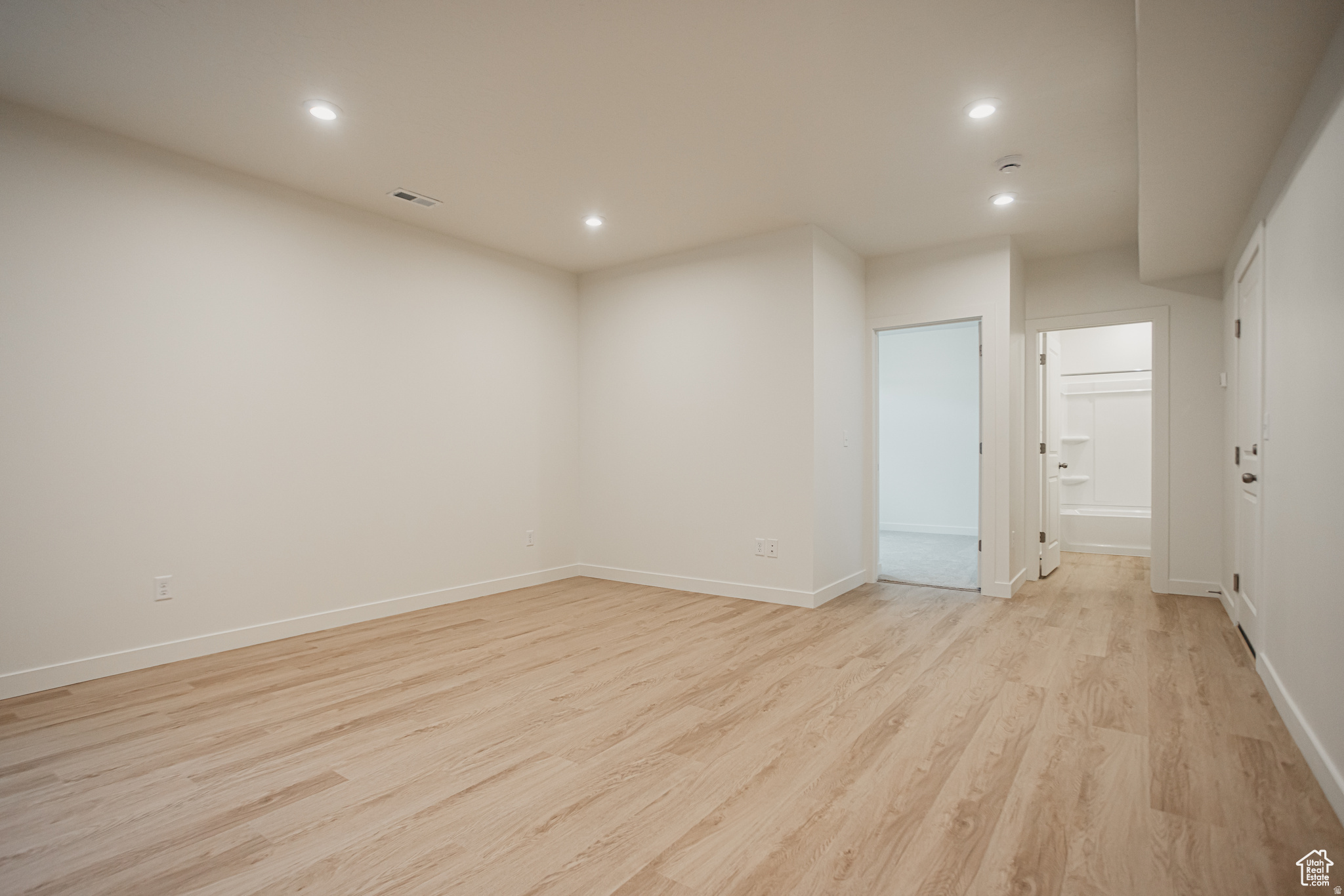 RIVERSIDE ESTATES - Residential