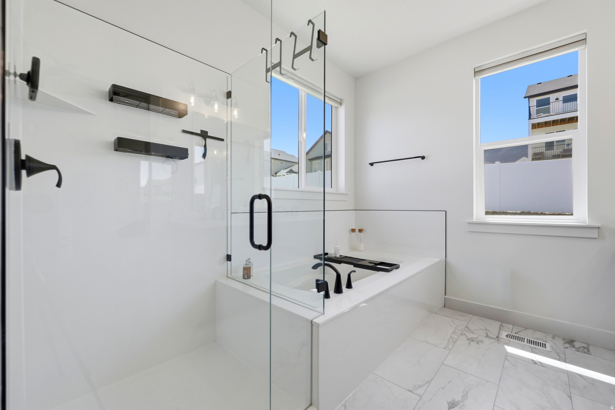 CATALINA BAY - Residential