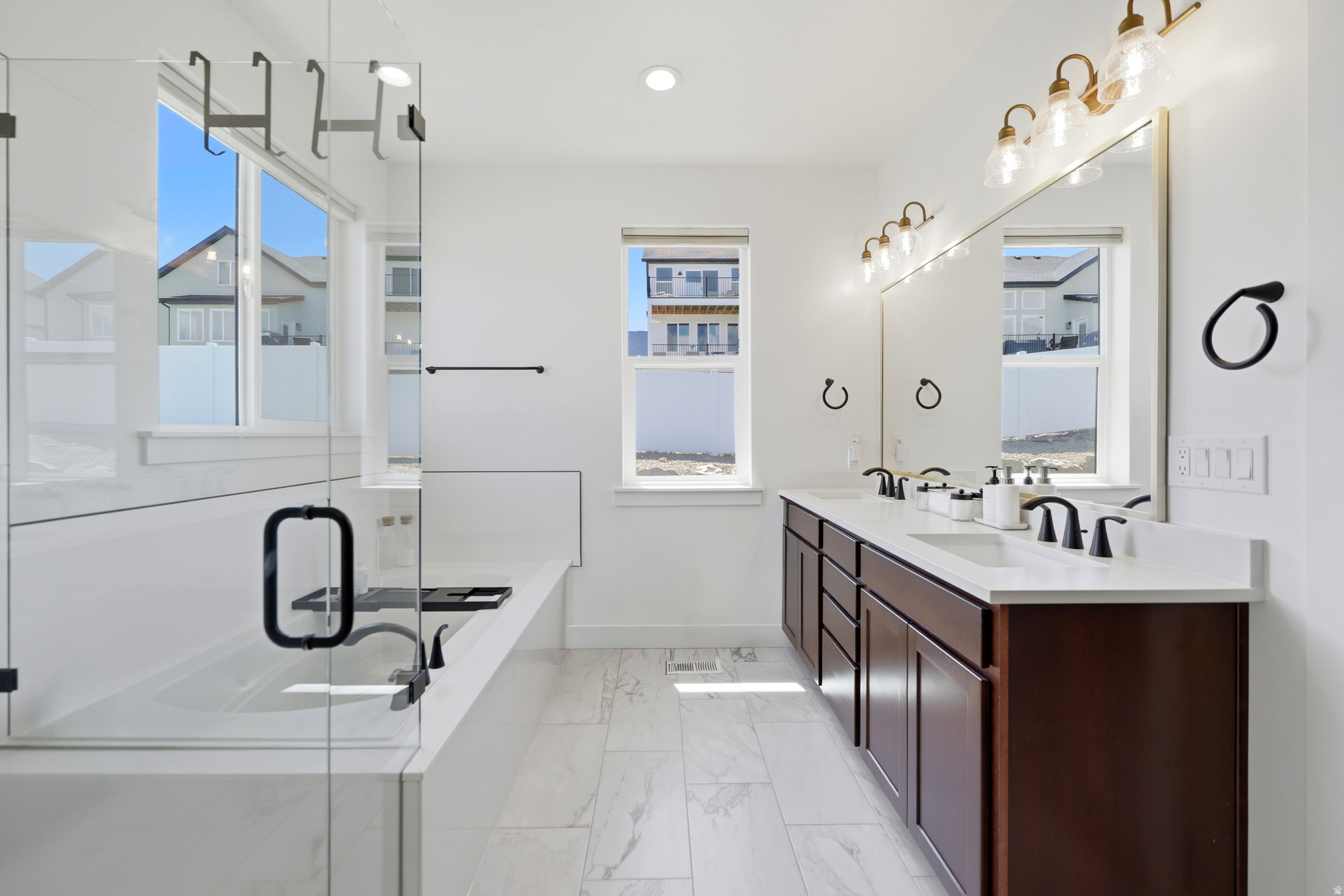 CATALINA BAY - Residential