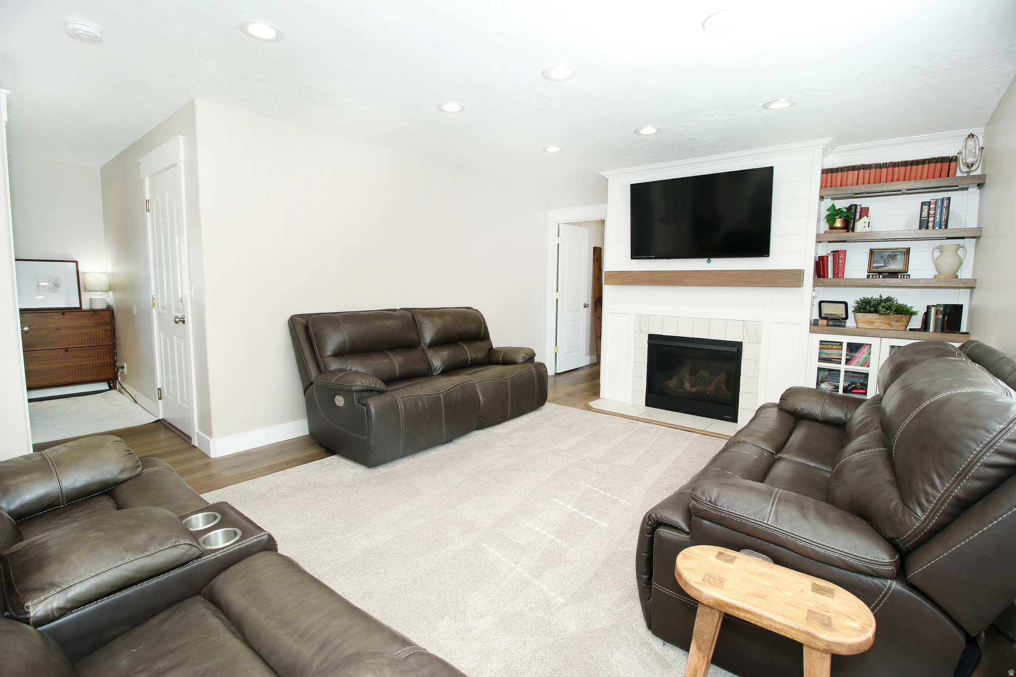 WHISPERWOOD COVE - Residential