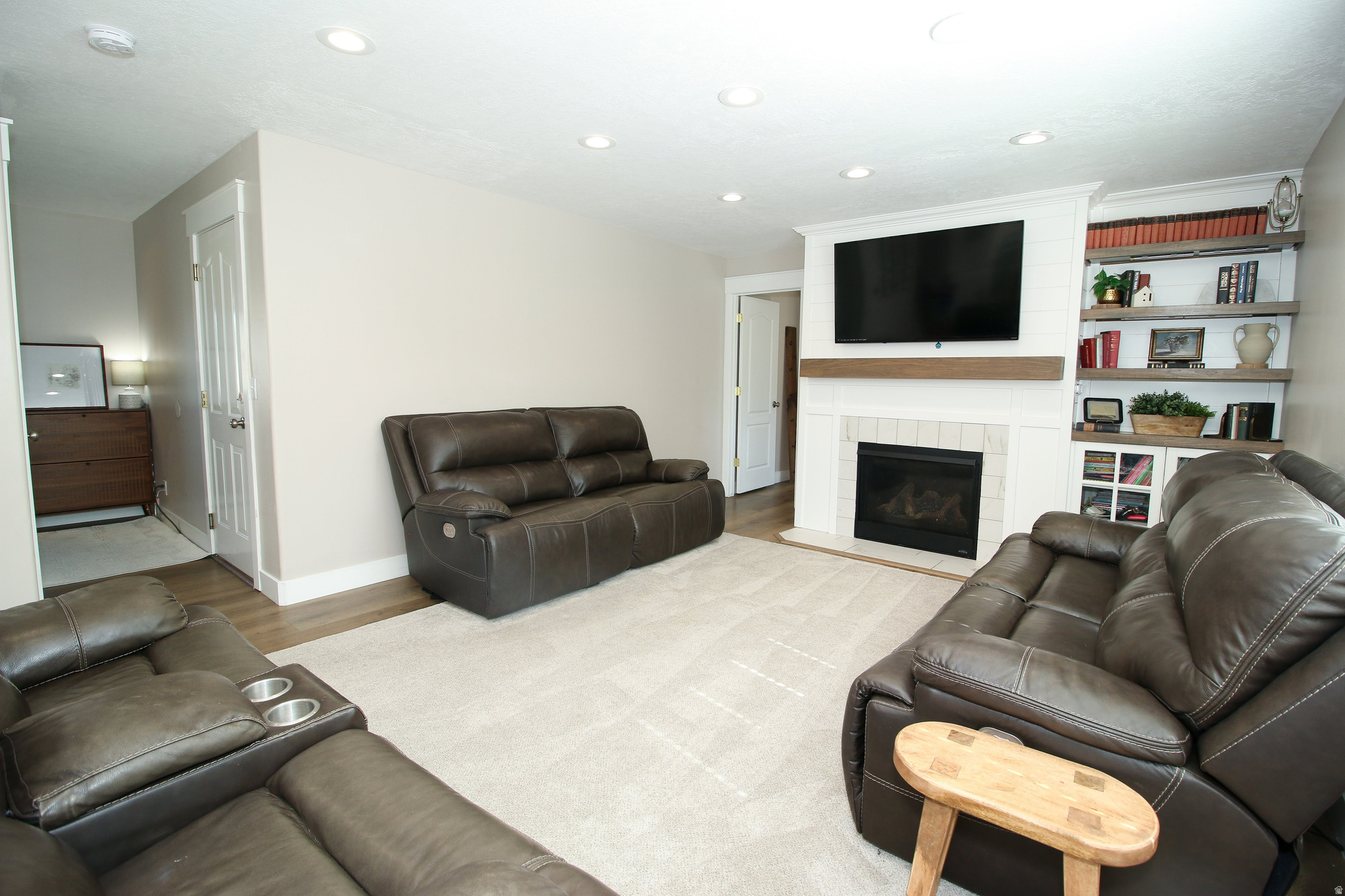 WHISPERWOOD COVE - Residential