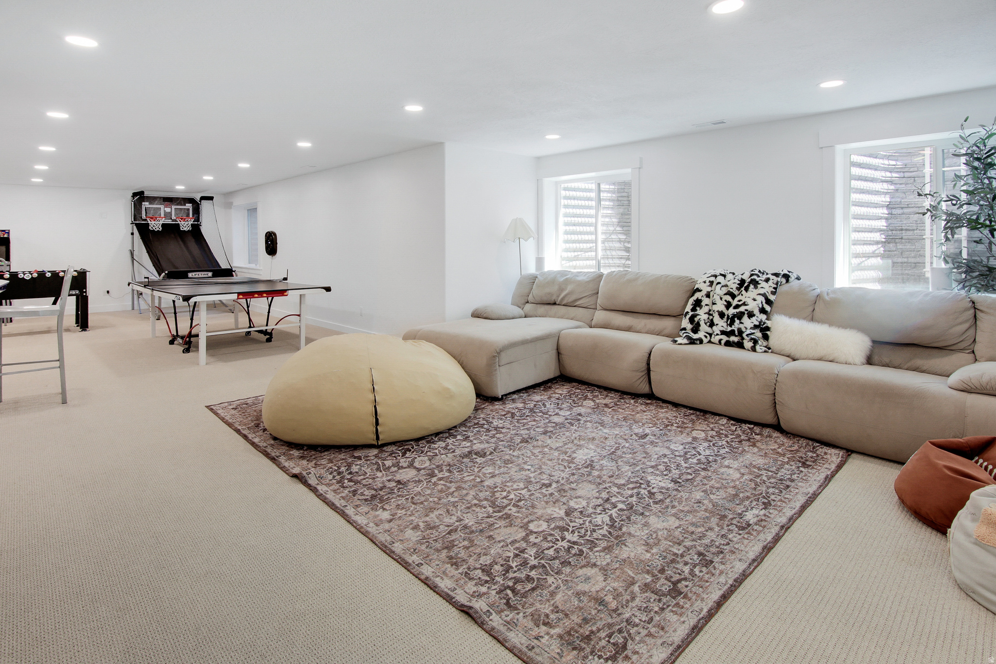 PARAMOUNT ESTATES - Residential
