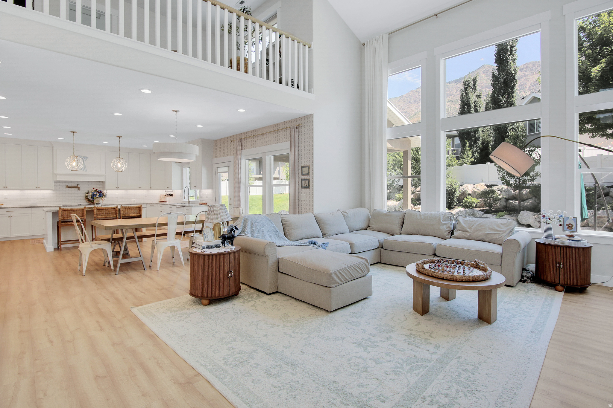 PARAMOUNT ESTATES - Residential