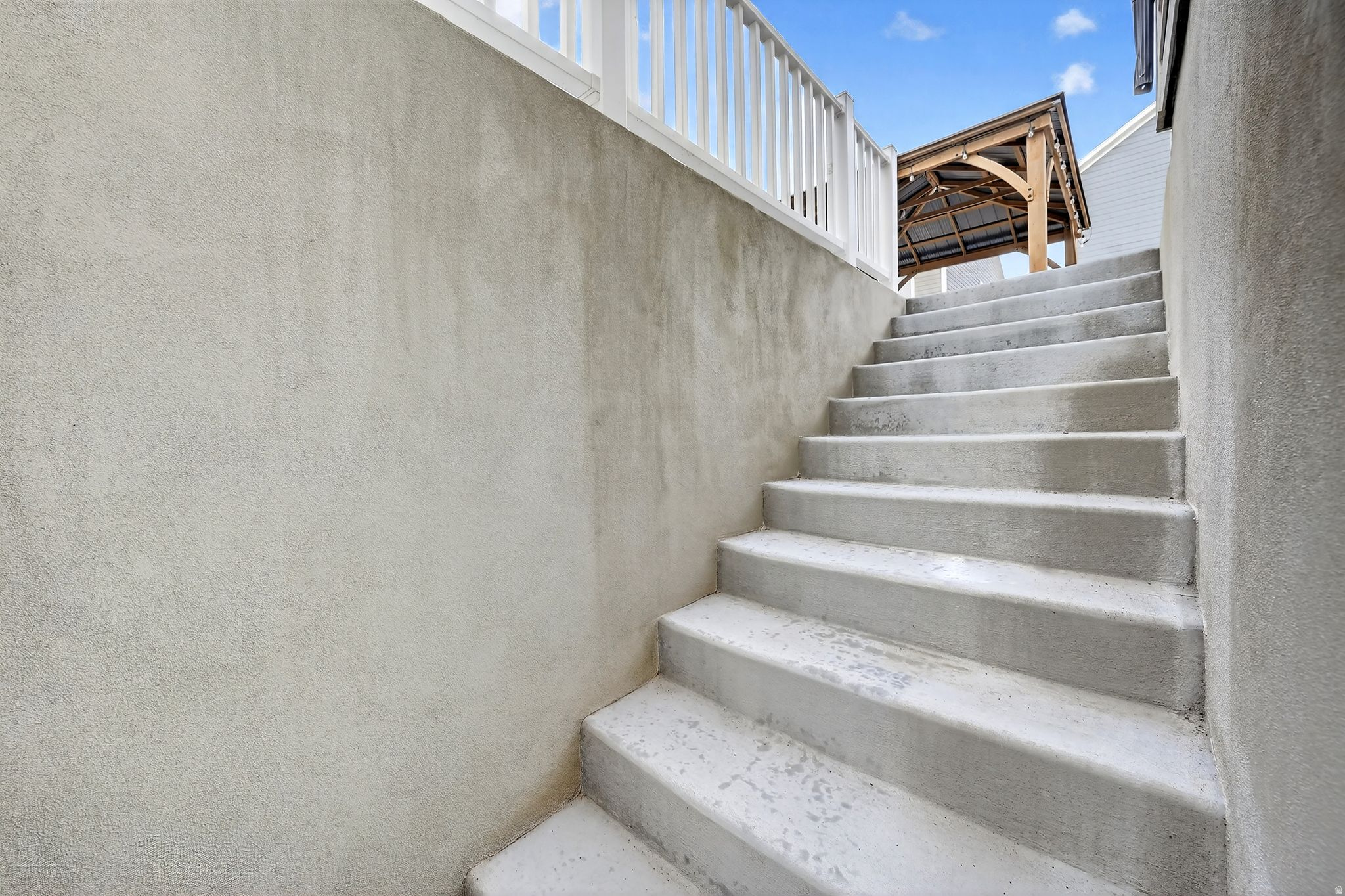 MOUNTAIN RIDGE - Residential