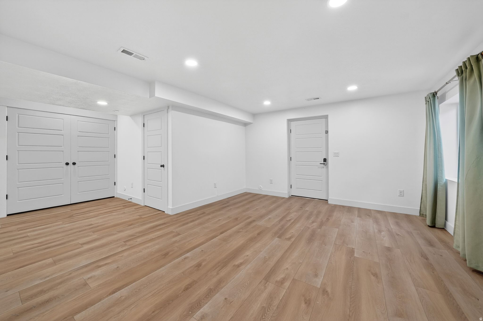 MOUNTAIN RIDGE - Residential