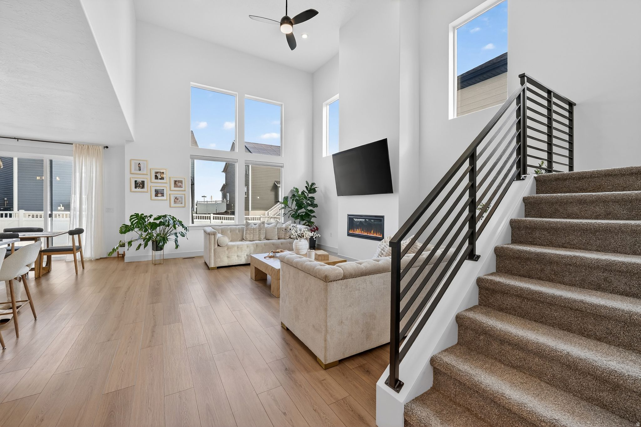 MOUNTAIN RIDGE - Residential