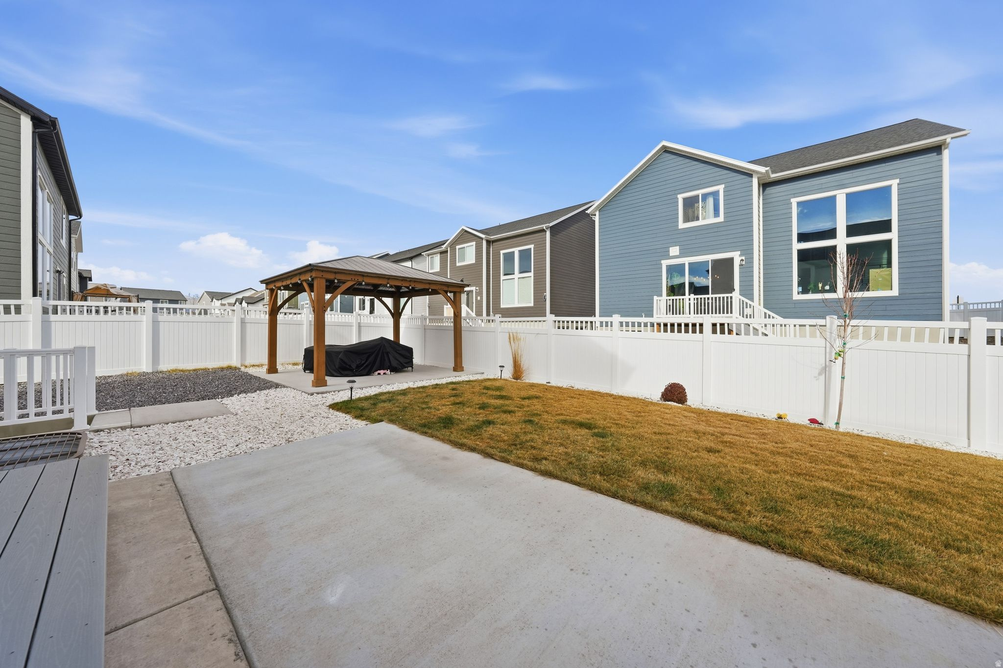 MOUNTAIN RIDGE - Residential